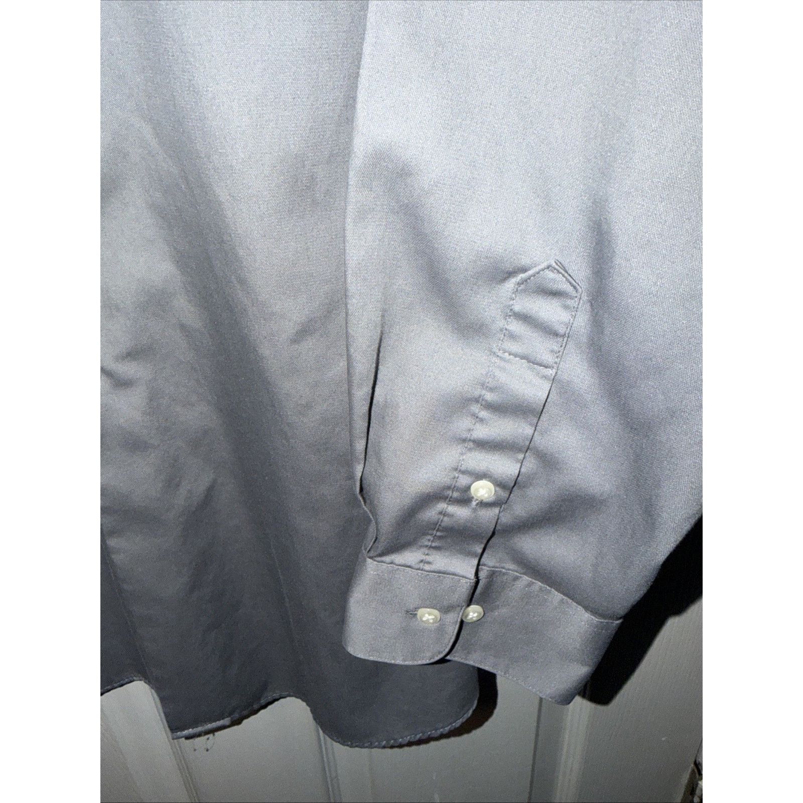 Van Heusen Van Heusen Men 18 1/2 34/35 Grey Satin Button Up Shirt Size US XXL / EU 58 / 5 - 7 Thumbnail