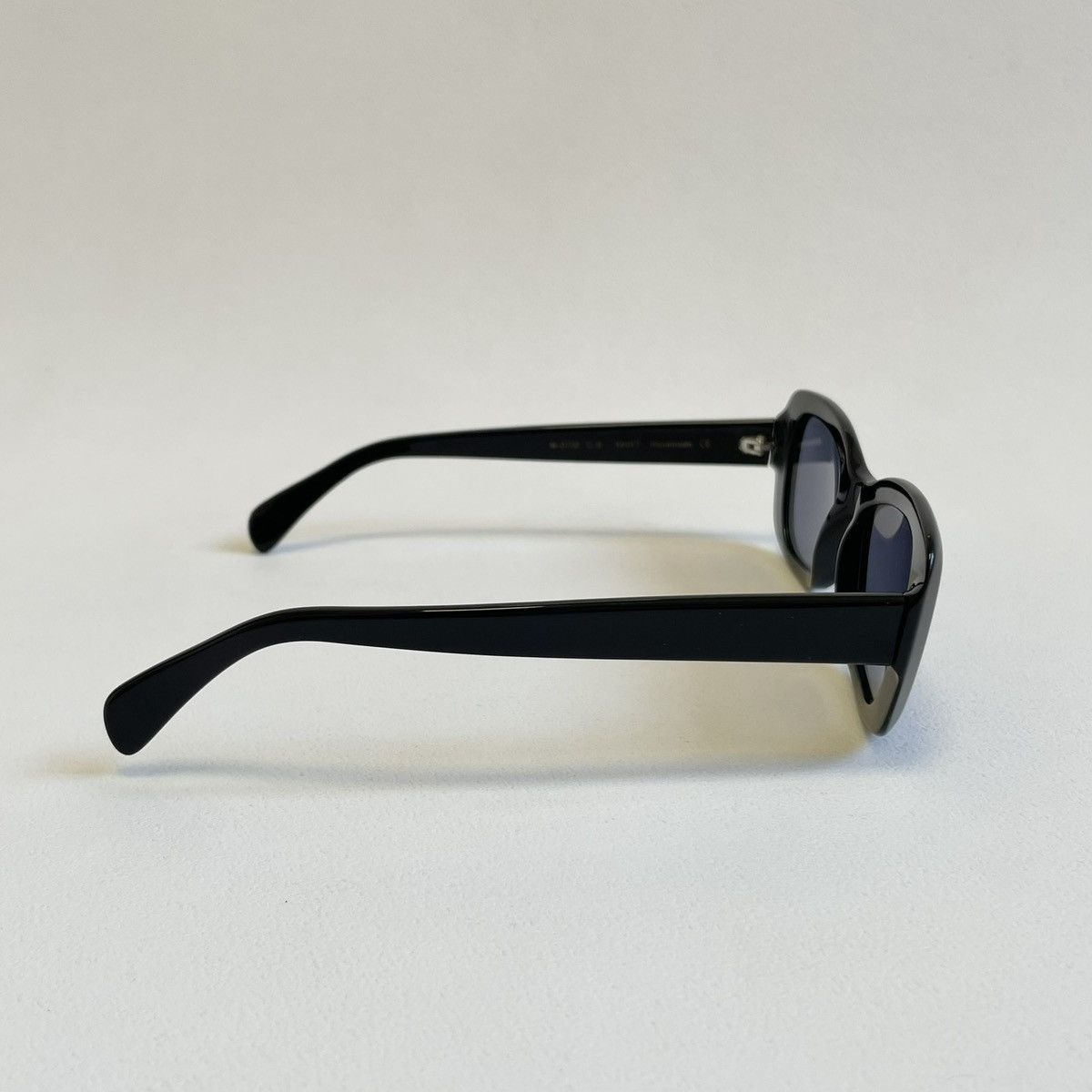 Cutler and Gross Black 70s Style ‘Rounded Edge’ Sunglasses Size ONE SIZE - 8 Thumbnail