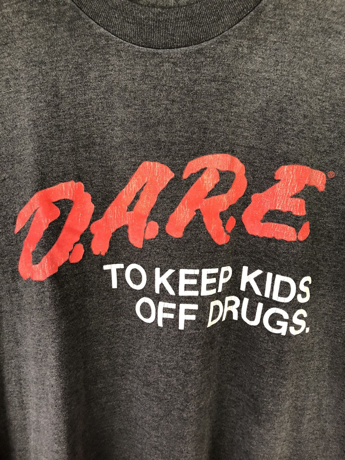 Vintage Vintage D.A.R.E. To Keep Kids Off Drugs Crop 50:50 Tshirt Size US M / EU 48-50 / 2 - 3 Thumbnail