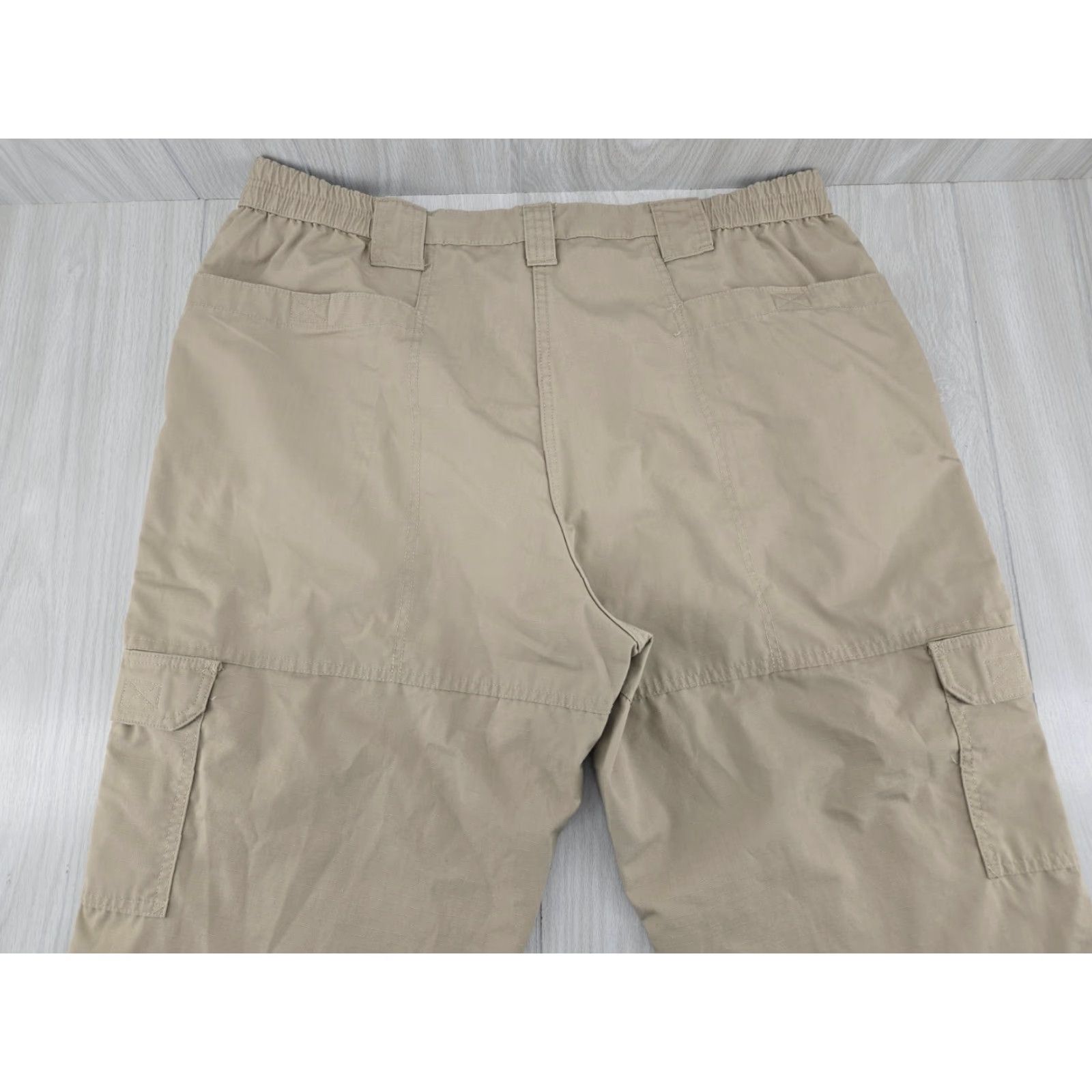 Propper VINTAGE Propper Tactical Cargo Pants Tan Mens 42x30 Cargo Pants Mens Tan 40 Regular Inseam 30 9" Leg Opening Mens Size US 40 / EU 56 - 7 Thumbnail