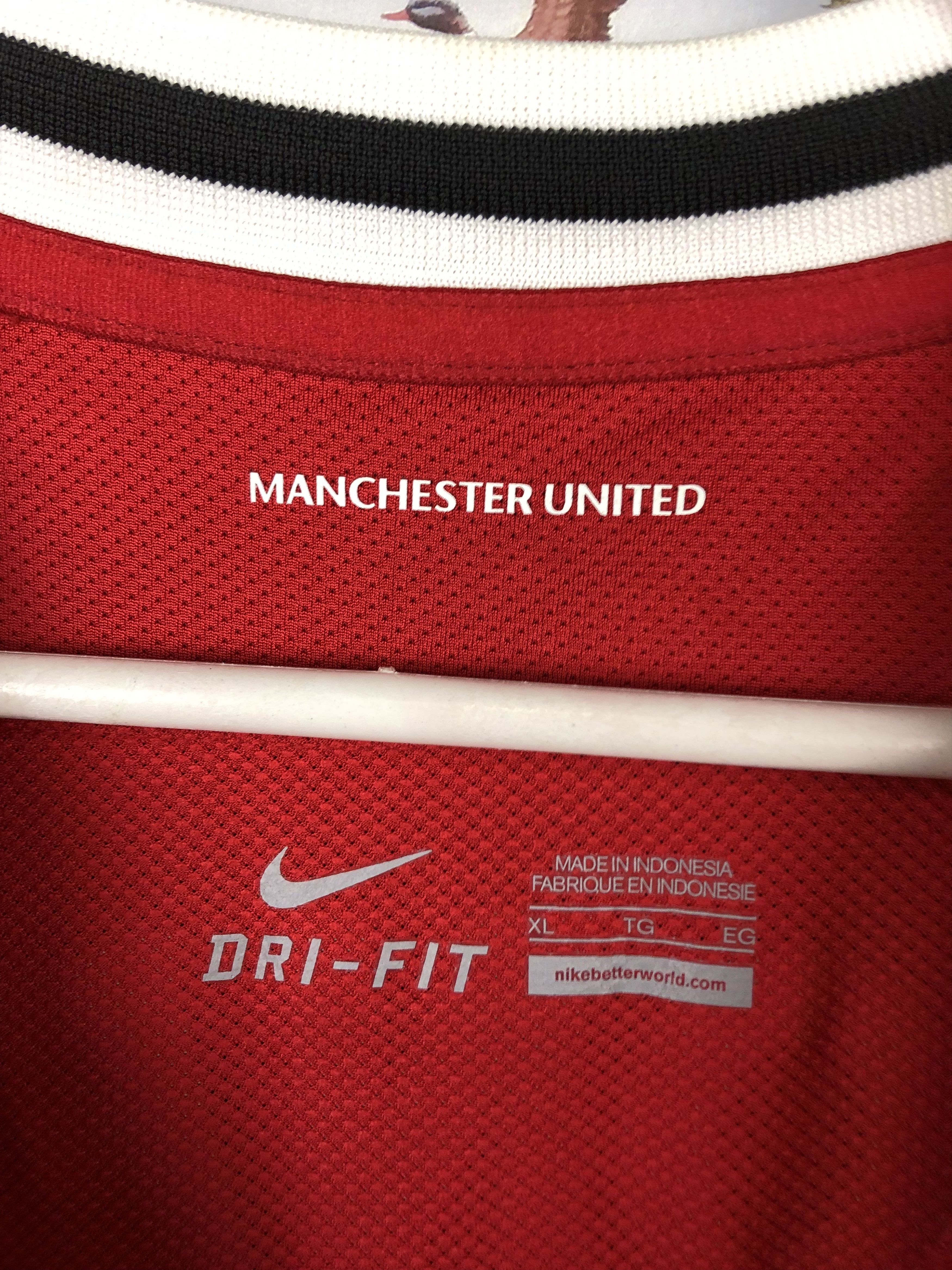 Nike Manchester United football shirt 2011 Soccer Jones Jersey Size US XL / EU 56 / 4 - 7 Thumbnail