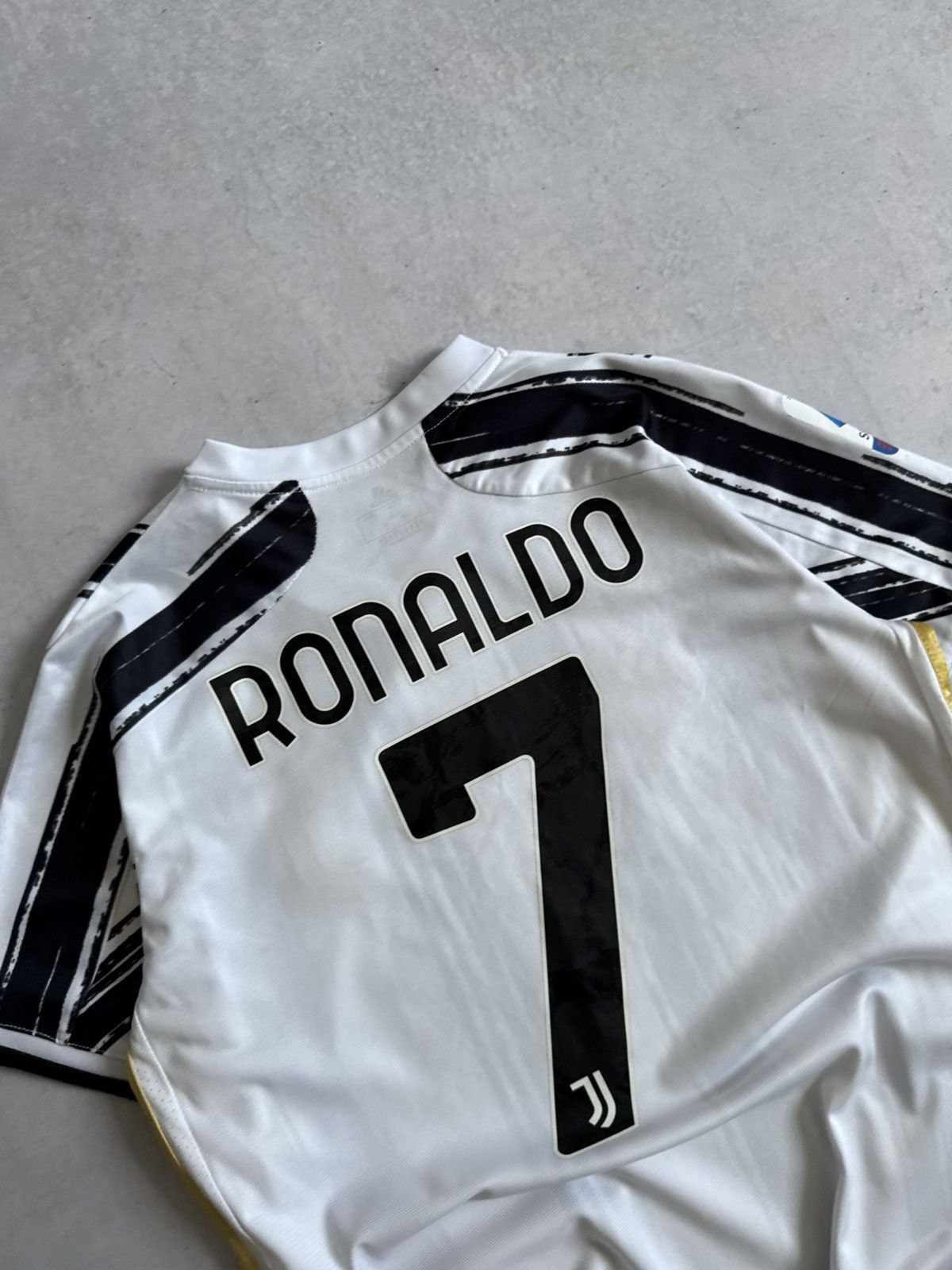 Adidas Adidas Juventus Ronaldo 7 Jeep Unisex Y2K Soccer Jersey Size US S / EU 44-46 / 1 - 16 Thumbnail