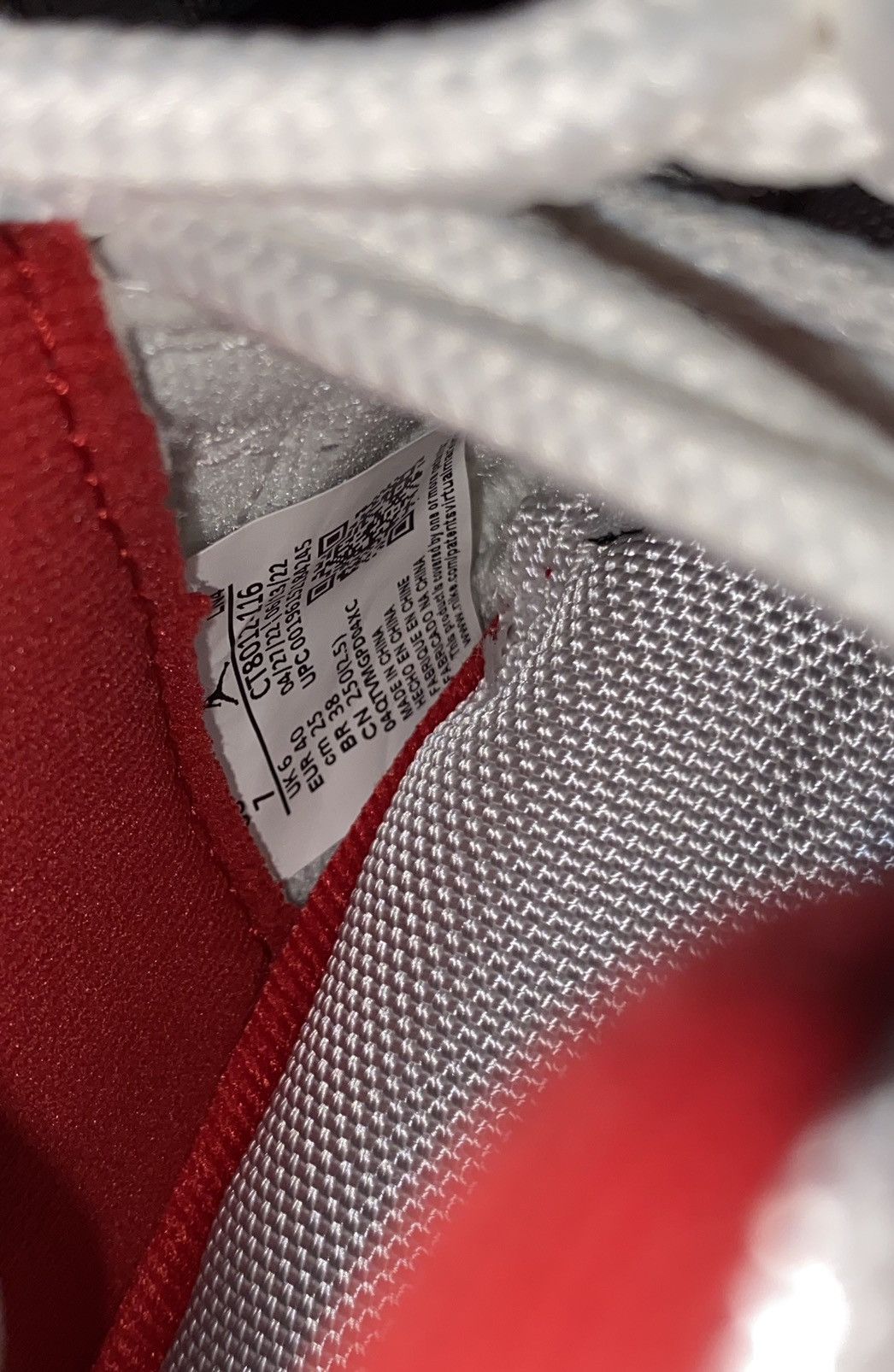Jordan Brand Jordan 11 Retro Cherry (2022) 8.5 WOMENS Size US 7 / EU 40 - 7 Thumbnail