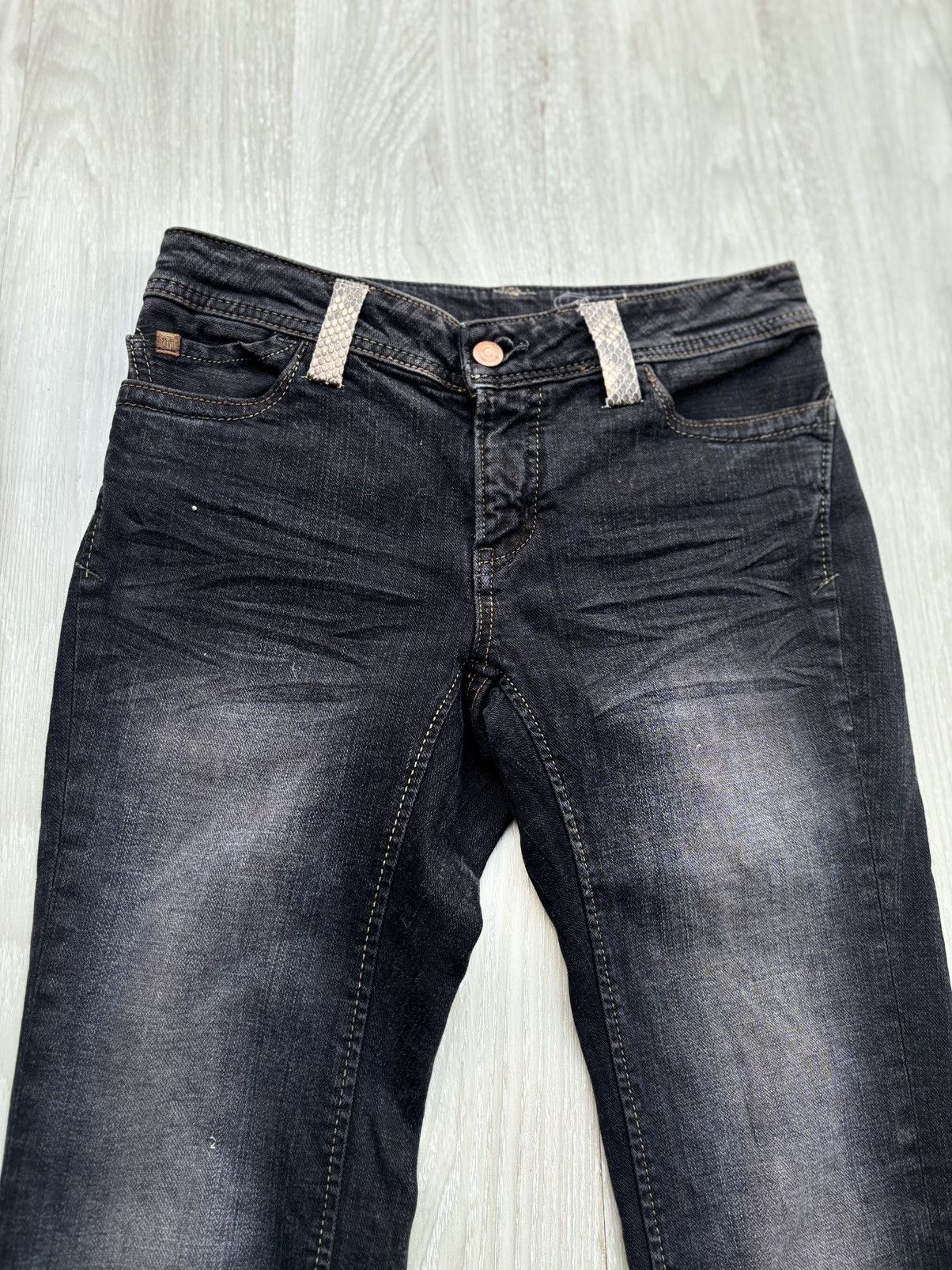 Japanese Brand GEORGIALOVE lace up flare jeans Size US 26 / EU 42 - 8 Thumbnail