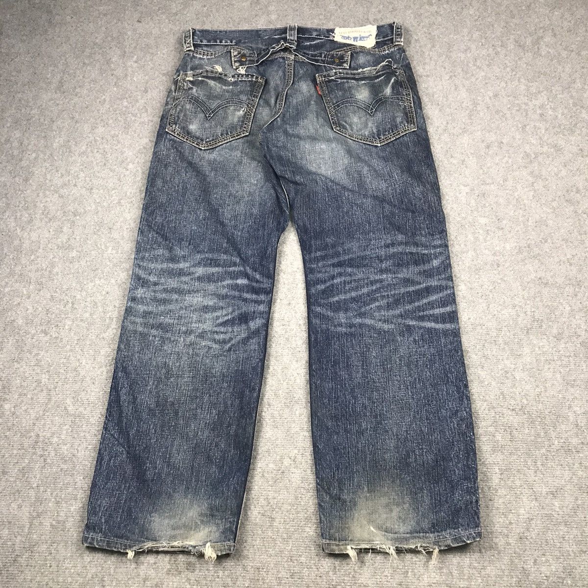 Levi's Vintage Clothing RIPPED DISTRESSED LEVIS BLUE DENIM BAGGY PANTS 142 Size US 34 / EU 50 - 9 Thumbnail