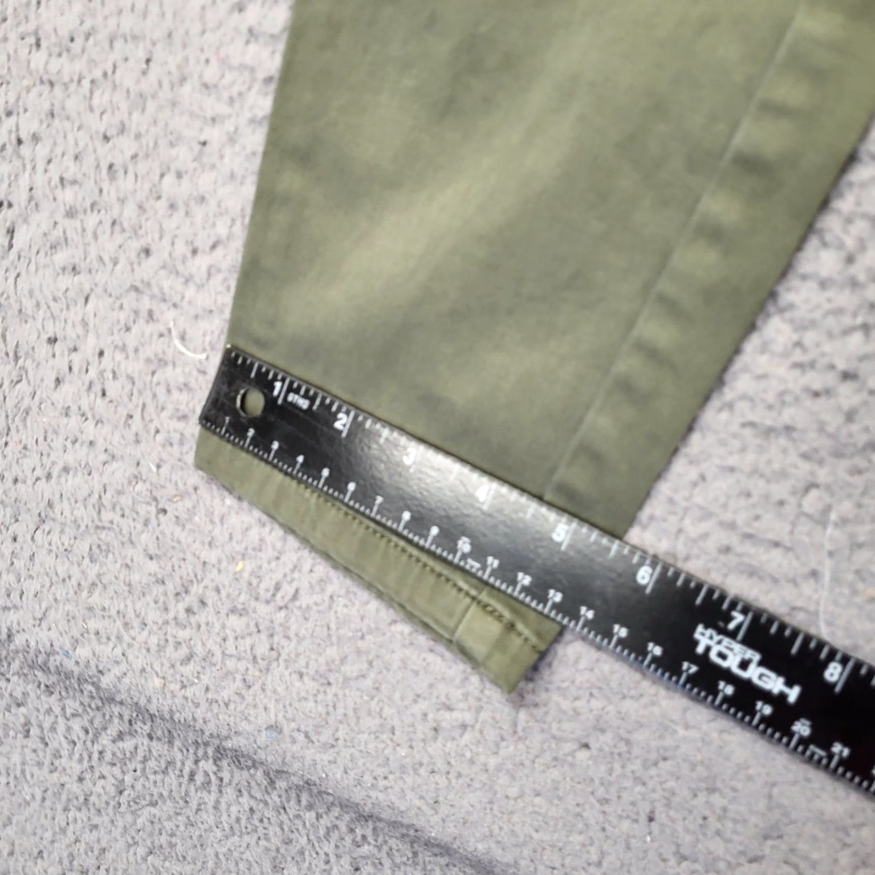 Olive a.n.a. A New Approach Women's Size 6 Petite Olive Green Cargo Pants Cropped Zip Size 28" / US 6 / IT 42 - 5 Thumbnail