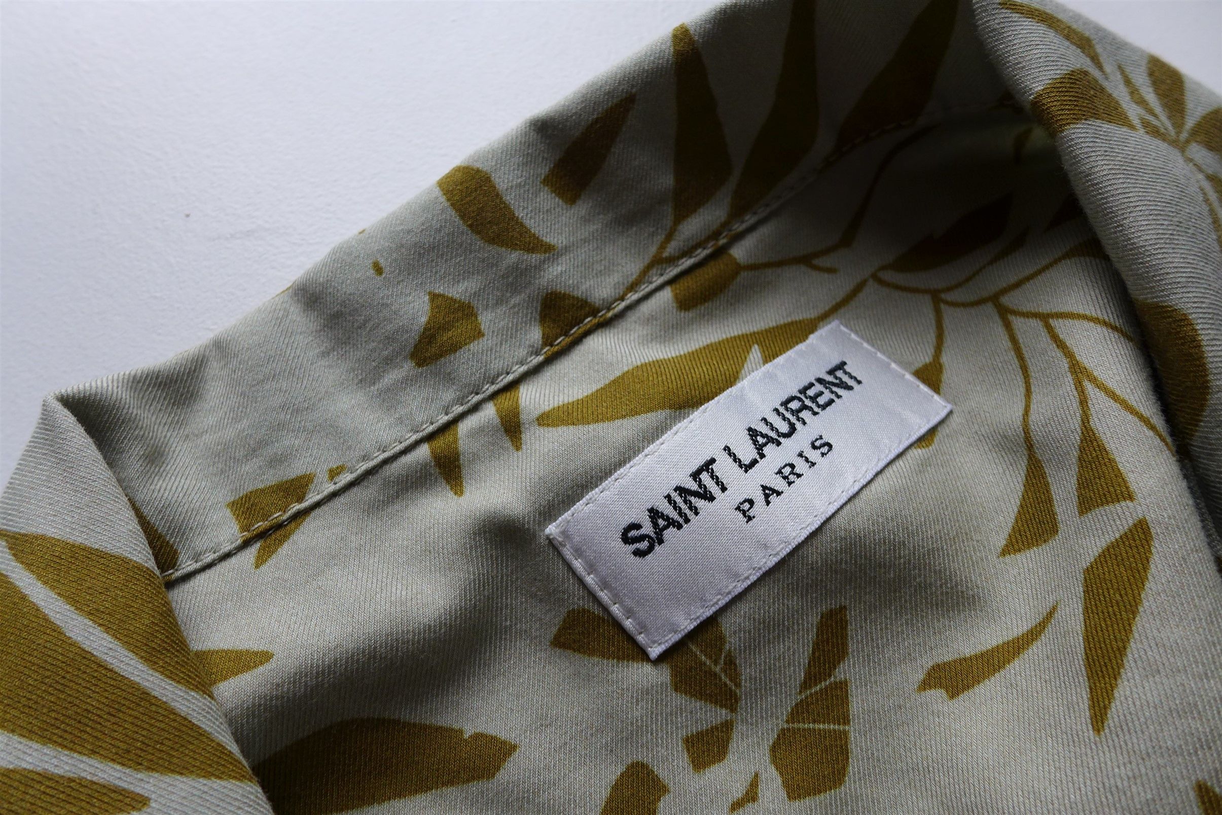 Saint Laurent Paris Saint Laurent Palm Tree Print Short-Sleeve Shirt Size US XL / EU 56 / 4 - 9 Thumbnail