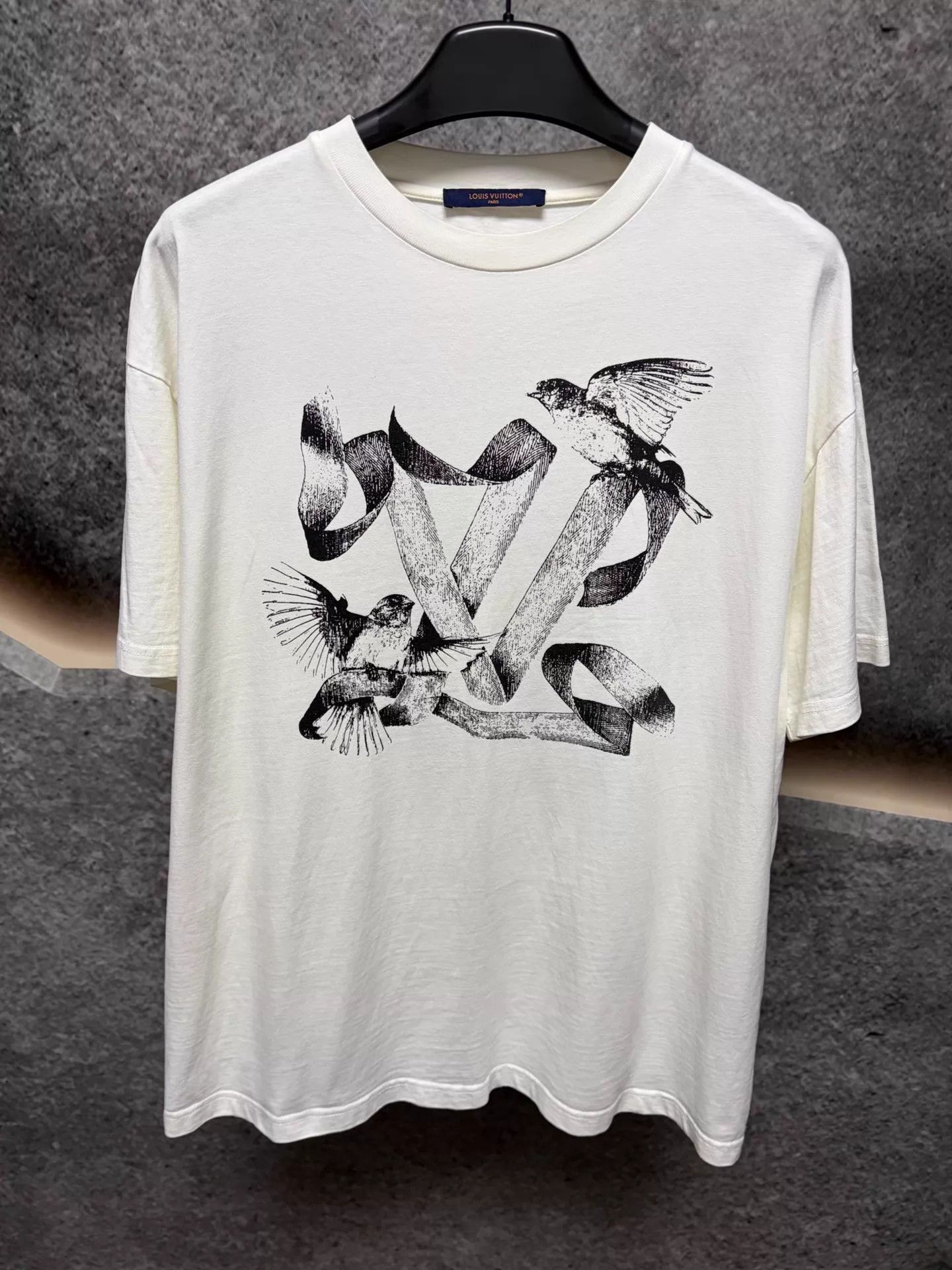Louis Vuitton White Short Sleeve Graphic T-Shirt Size US L / EU 52-54 / 3 - 1 Thumbnail
