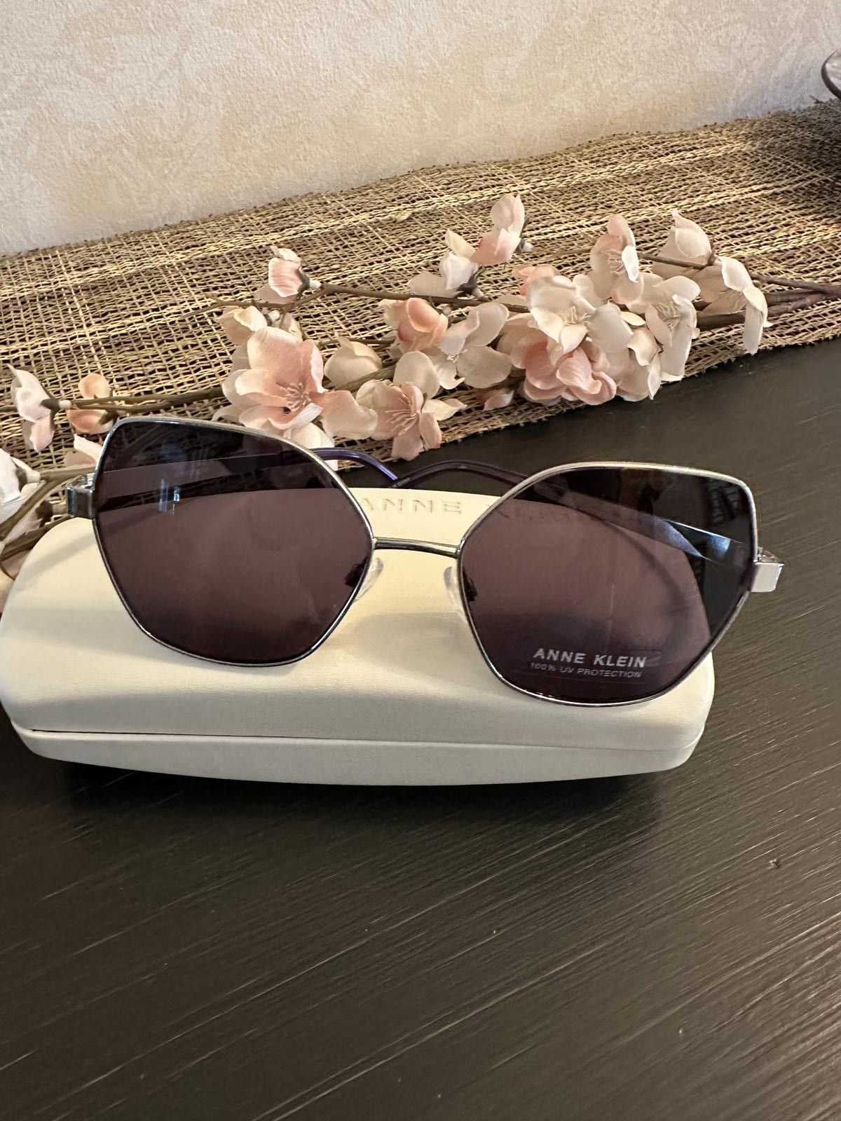 Anne Klein Silver Hexagonal Sunglasses NWT display picture 1