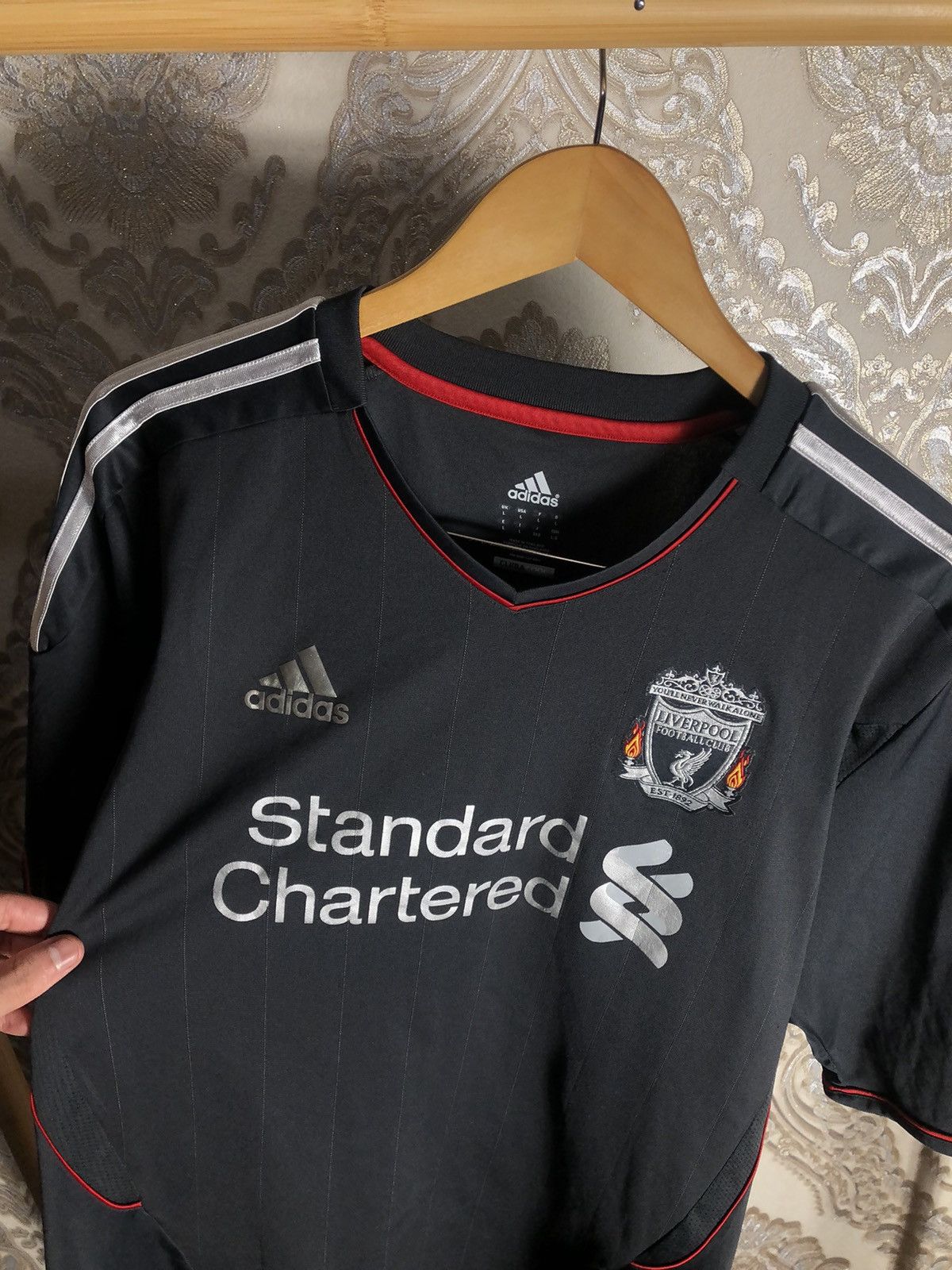 Adidas VINTAGE ADIDAS FC LIVERPOOL ENGLAND SOCCER JERSEY RETRO Y2K Size US L / EU 52-54 / 3 - 2 Thumbnail