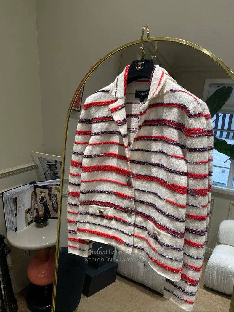 Chanel 20-year-old roof series white and red striped jacke