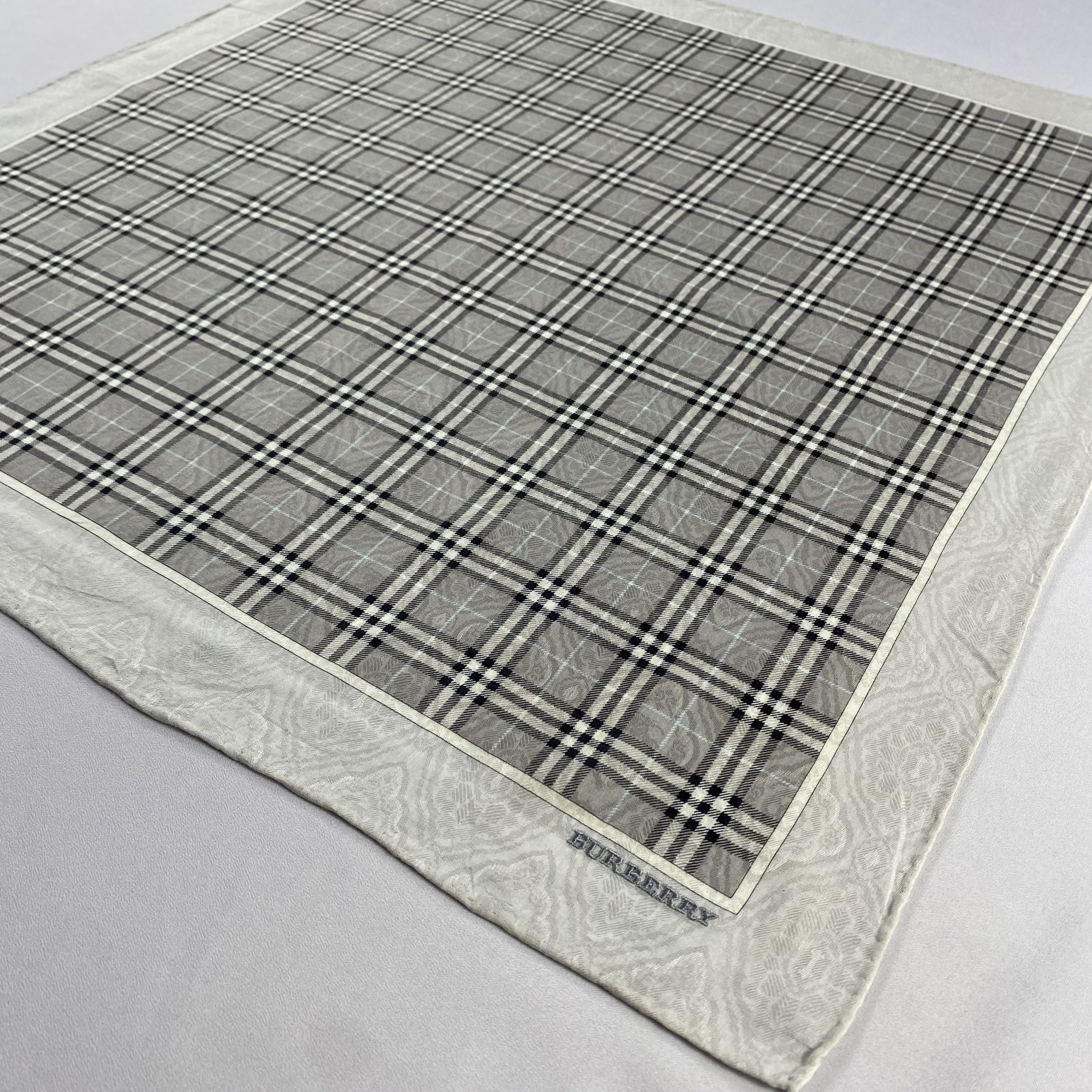 Burberry × Vintage Burberry Handkerchief / Neckerchief / Bandana-P750 Size ONE SIZE - 2 Thumbnail