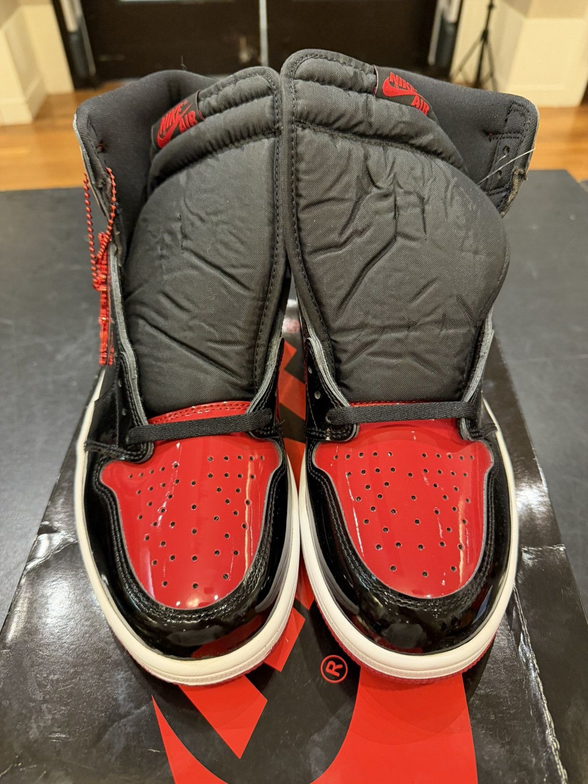 Jordan Brand Jordan 1 Retro ‘Patent Bred’ Size US 12 / EU 45 - 4 Thumbnail