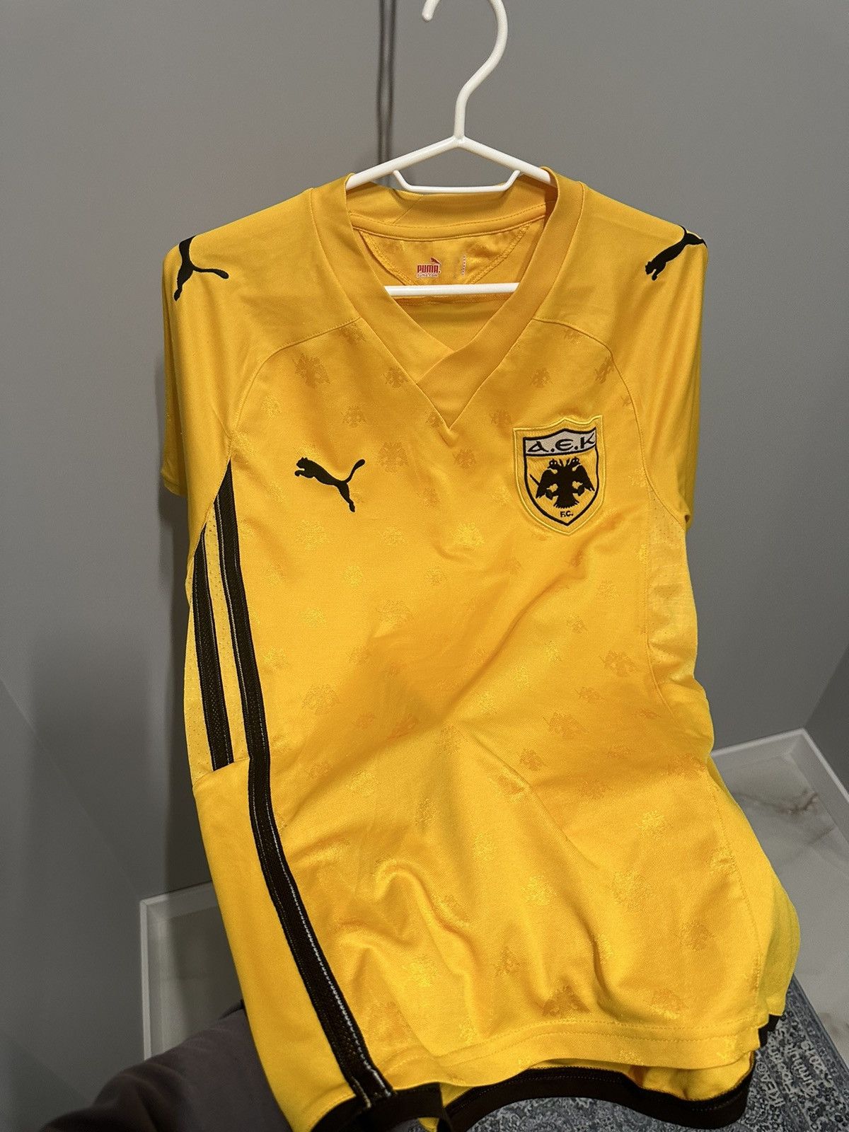 Puma Vintage Y2K Puma A.E.K Soccer jersey Block Core 2000s Size US M / EU 48-50 / 2 - 7 Thumbnail
