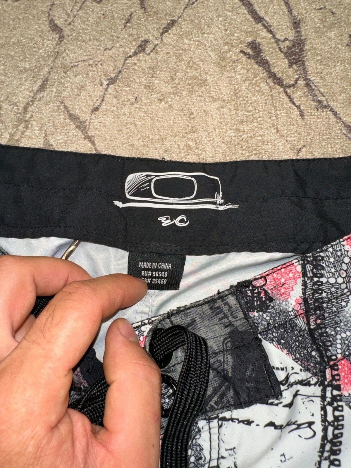 Oakley Oakley Shorts Limited Striped Rainbow Flame Board Size 30 Size US 30 / EU 46 - 3 Thumbnail