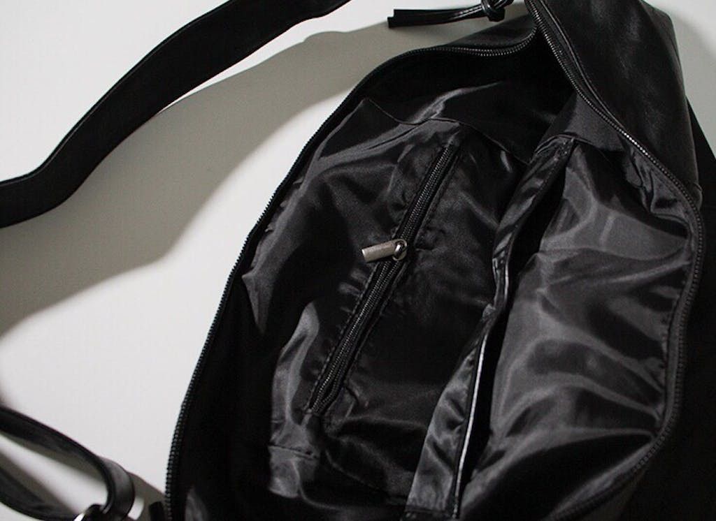 Japanese Brand × Vintage Faux leather sling side bag fanny pack Size ONE SIZE - 6 Thumbnail