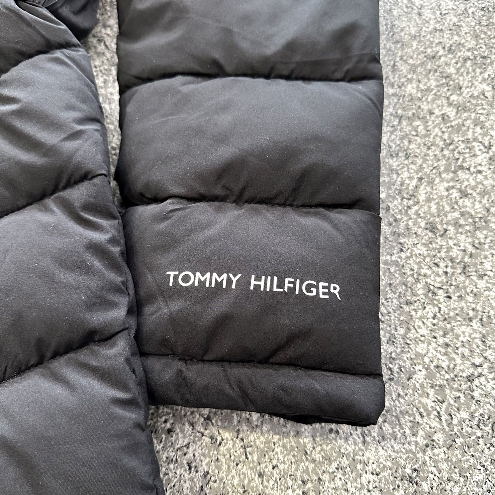 Tommy Hilfiger Tommy Hilfiger Jacket Womens Small Puffer Coat Parka Belted Hooded Black Size S / US 4 / IT 40 - 2 Thumbnail
