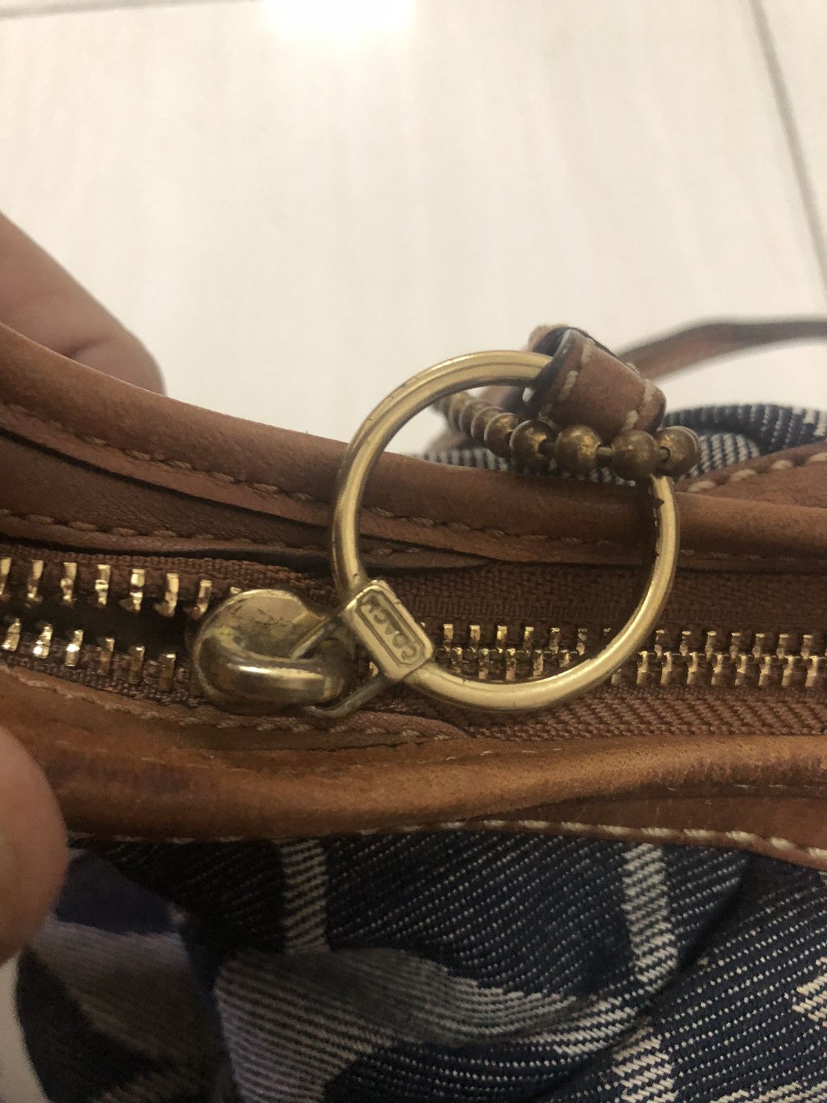 Coach × Leather × Signatures Coach signature ergo pleated denim small hobo handbag Size ONE SIZE - 7 Thumbnail