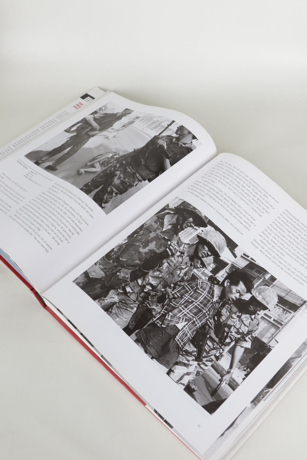 Other 05' Tess Press The Pulitizer Prize-Winning Photographs Book Size ONE SIZE - 4 Thumbnail
