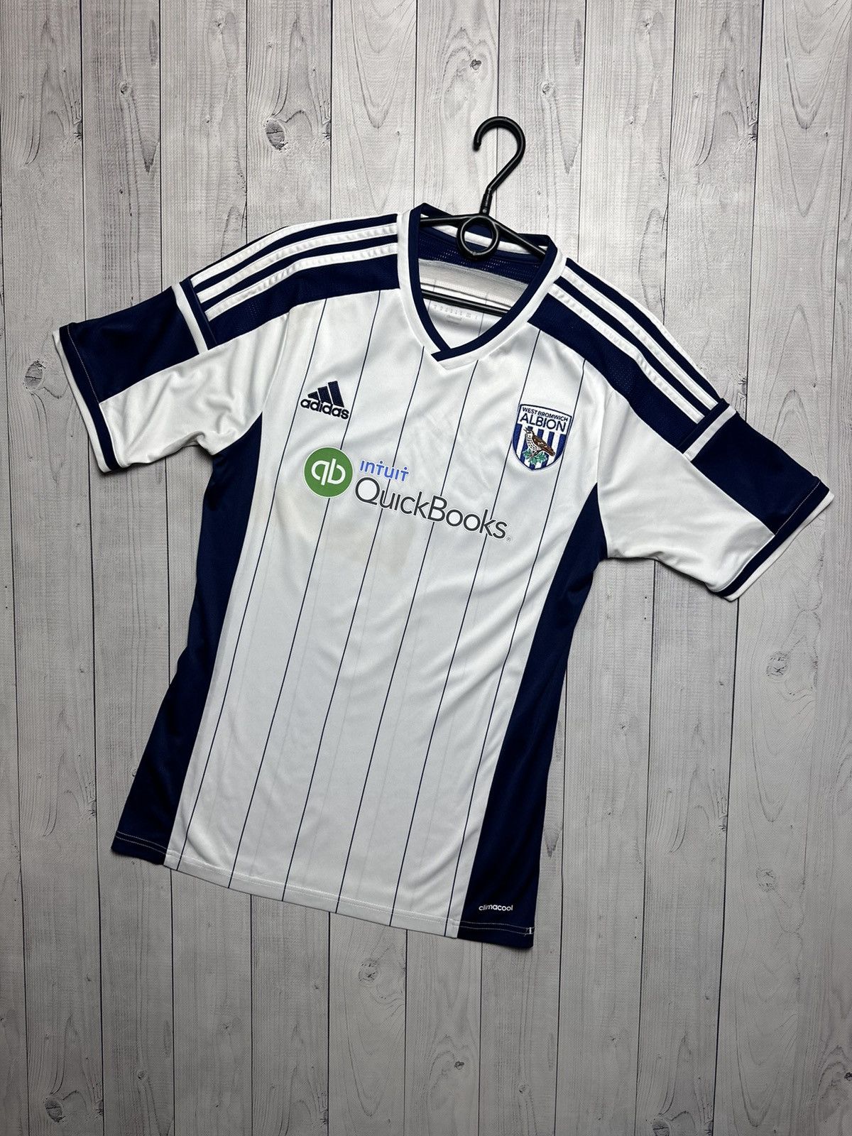 Adidas × Vintage Vintage adidas West Bromwich soccer jersey size M Size US M / EU 48-50 / 2 - 1 Thumbnail
