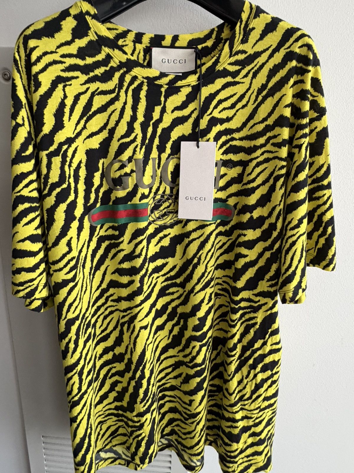 Gucci Super Runway Leopard Zebra Gucci Logo Tee Tshirt Size US L / EU 52-54 / 3 - 12 Thumbnail