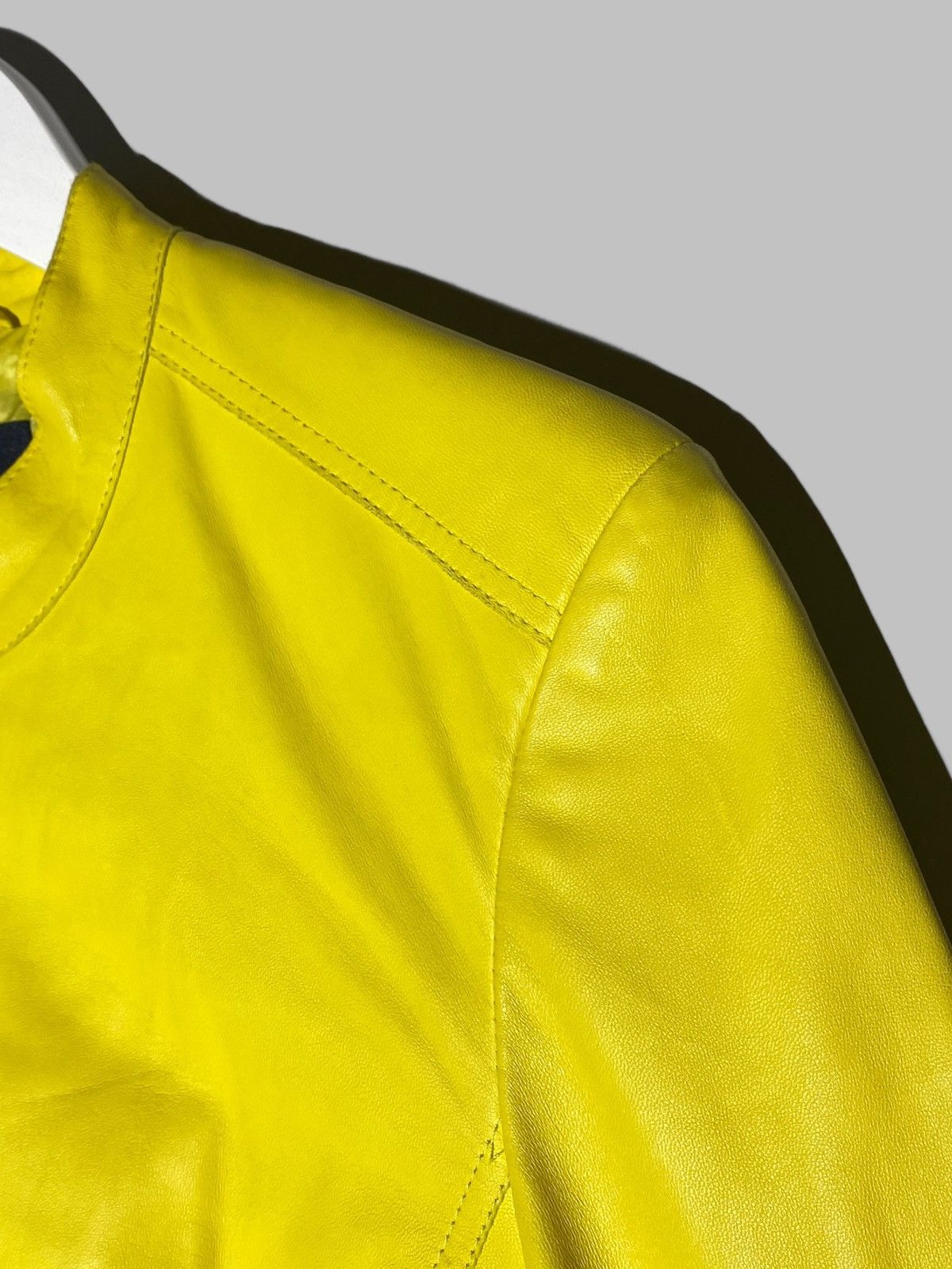 Burberry Vintage Burberry London Yellow Women’s Leather Jacket Size M / US 6-8 / IT 42-44 - 7 Thumbnail