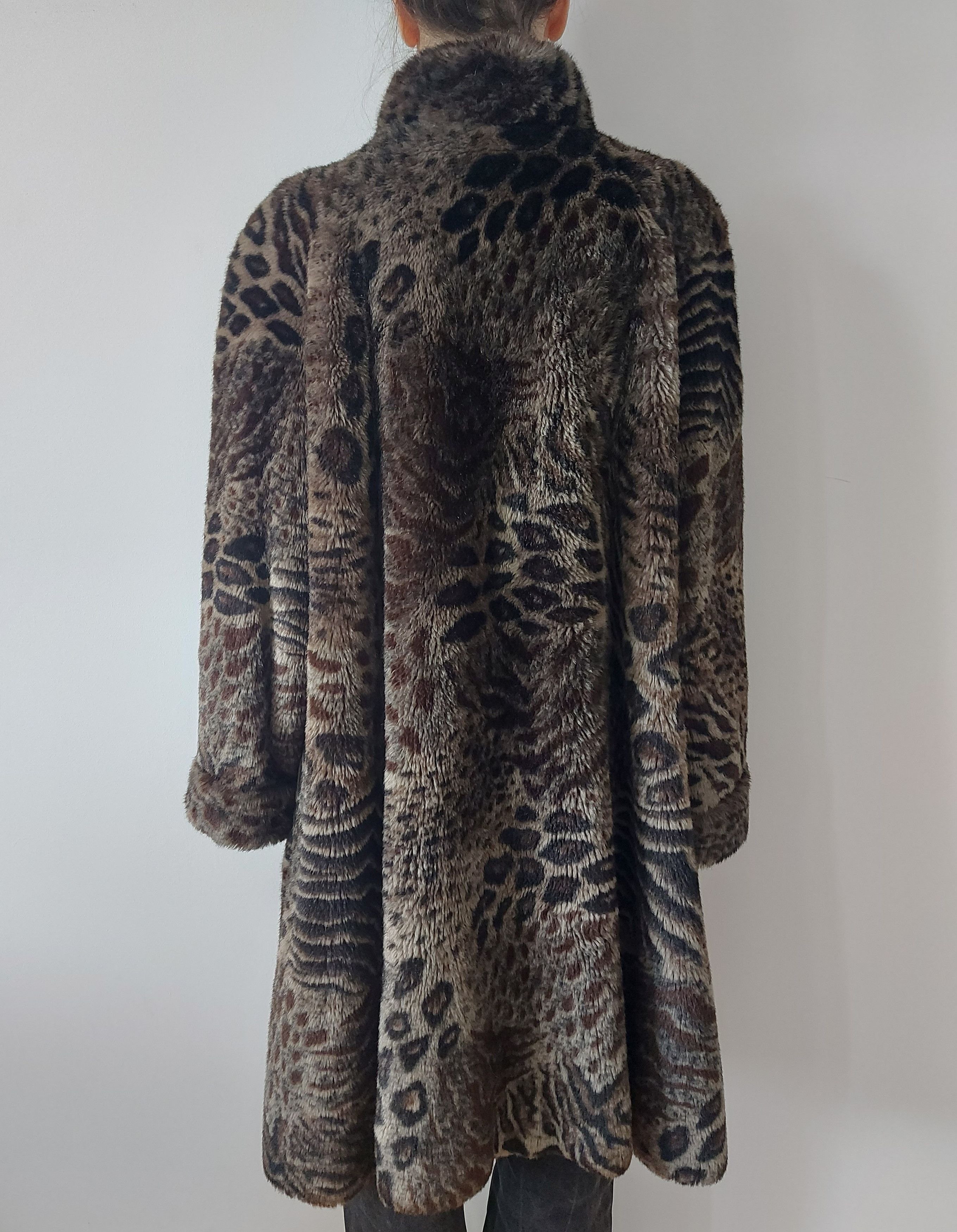 Other Couture Helene Brown Women's Faux Fur Coat, Size M Size M / US 6-8 / IT 42-44 - 4 Thumbnail