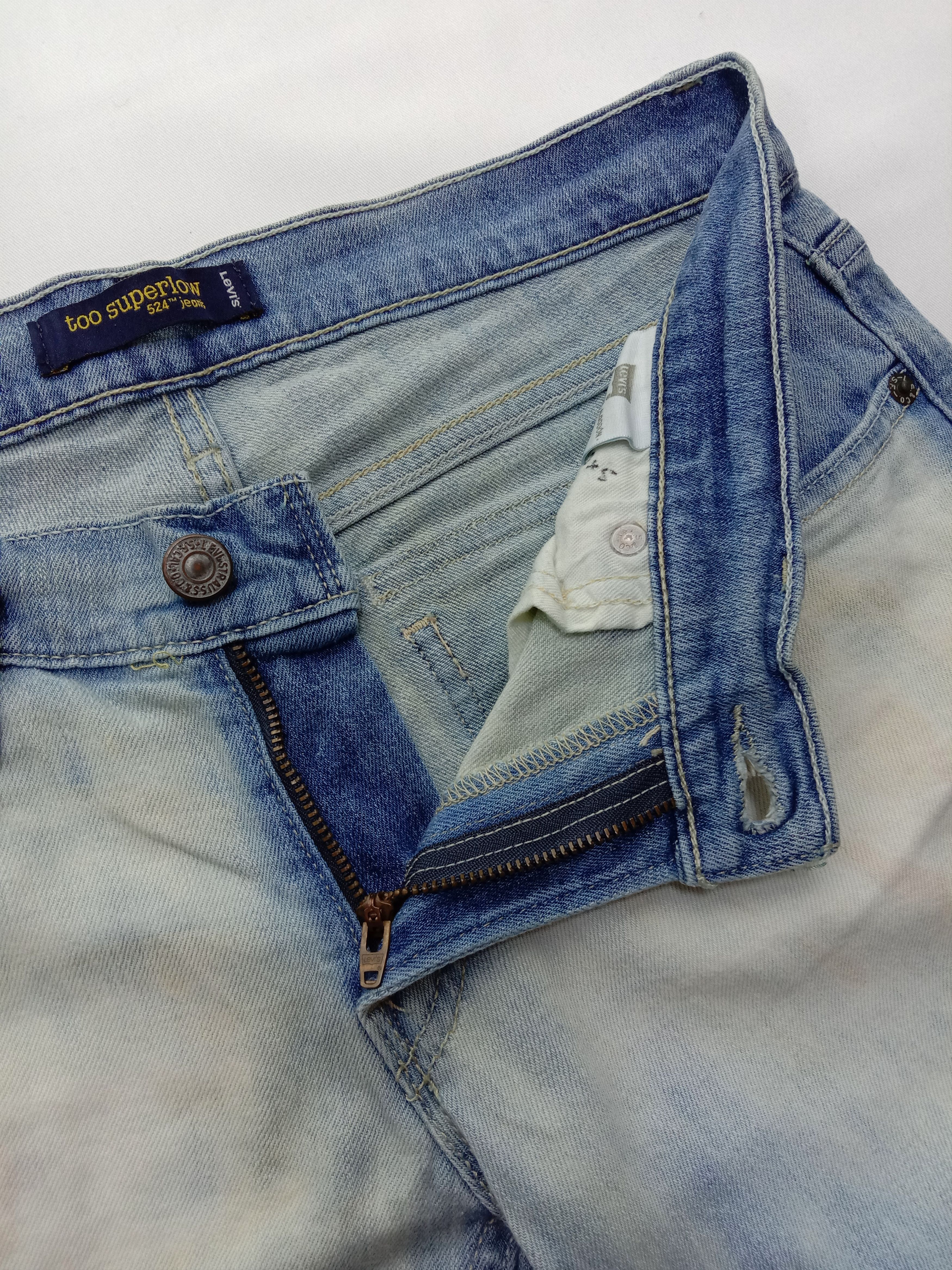 Levi's Vintage Levi's 524 Flare Jeans Faded Blue Denim Size 30" / US 8 / IT 44 - 9 Thumbnail