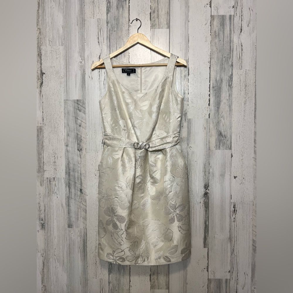 Other Dressbarn Collection Gold Floral Jacquard Sheath Dress Size Size M / US 6-8 / IT 42-44 - 2 Thumbnail