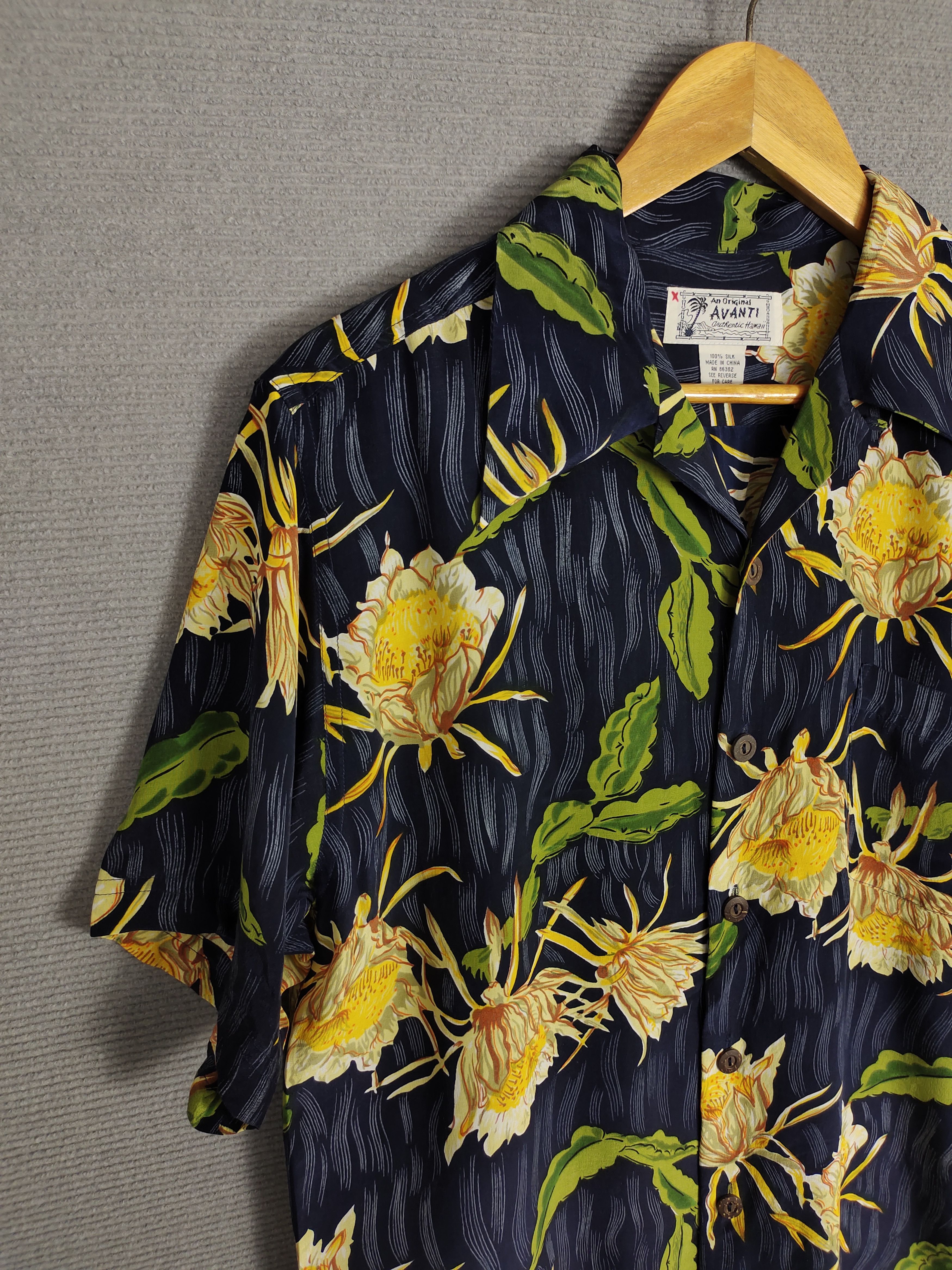 Vintage Vintage Avanti Flower Printed Silk Hawaiian Shirt Size US S / EU 44-46 / 1 - 3 Thumbnail