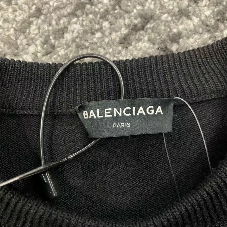 Balenciaga Balenciaga Paris Destroyed Hem Sweater Size US S / EU 44-46 / 1 - 5 Thumbnail