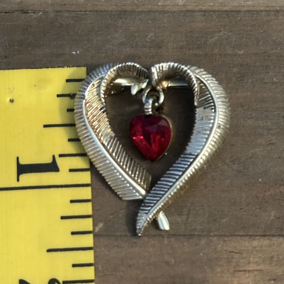 Vintage Vintage gold tone feather heart brooch w/ dangling red heart Size ONE SIZE - 2 Thumbnail