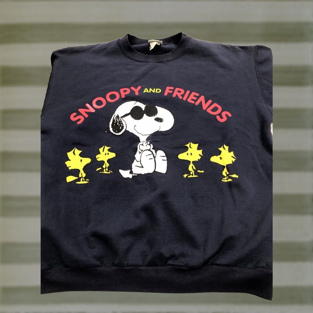 Vintage VINTAGE Snoopy and Friends Sweatshirt Crewneck Navy Blue L Mens 80s Woodstock Sunglasses Rare Size US L / EU 52-54 / 3 - 1 Thumbnail