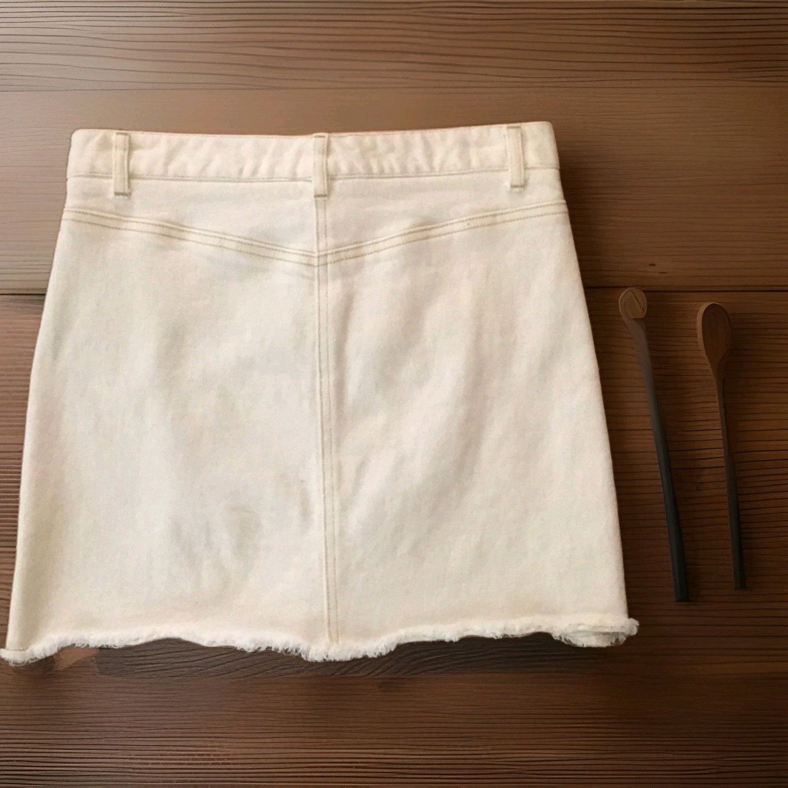 Theory Theory Denim Parker Vintage Bianco Mini White Skirt $115 Size 30" / US 8 / IT 44 - 2 Thumbnail