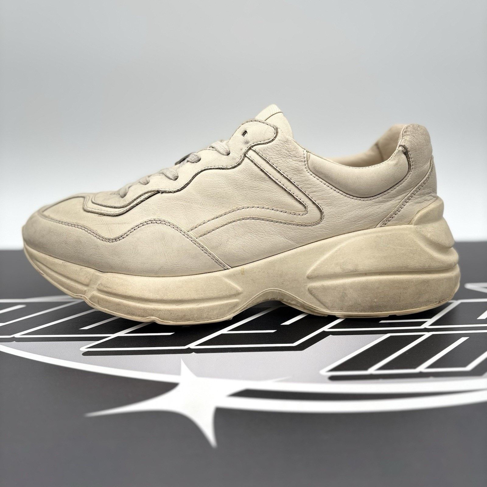 Gucci Size 9.5 G (10 US) Gucci Rhyton ' Off White ' Size US 10 / EU 43 - 11 Thumbnail