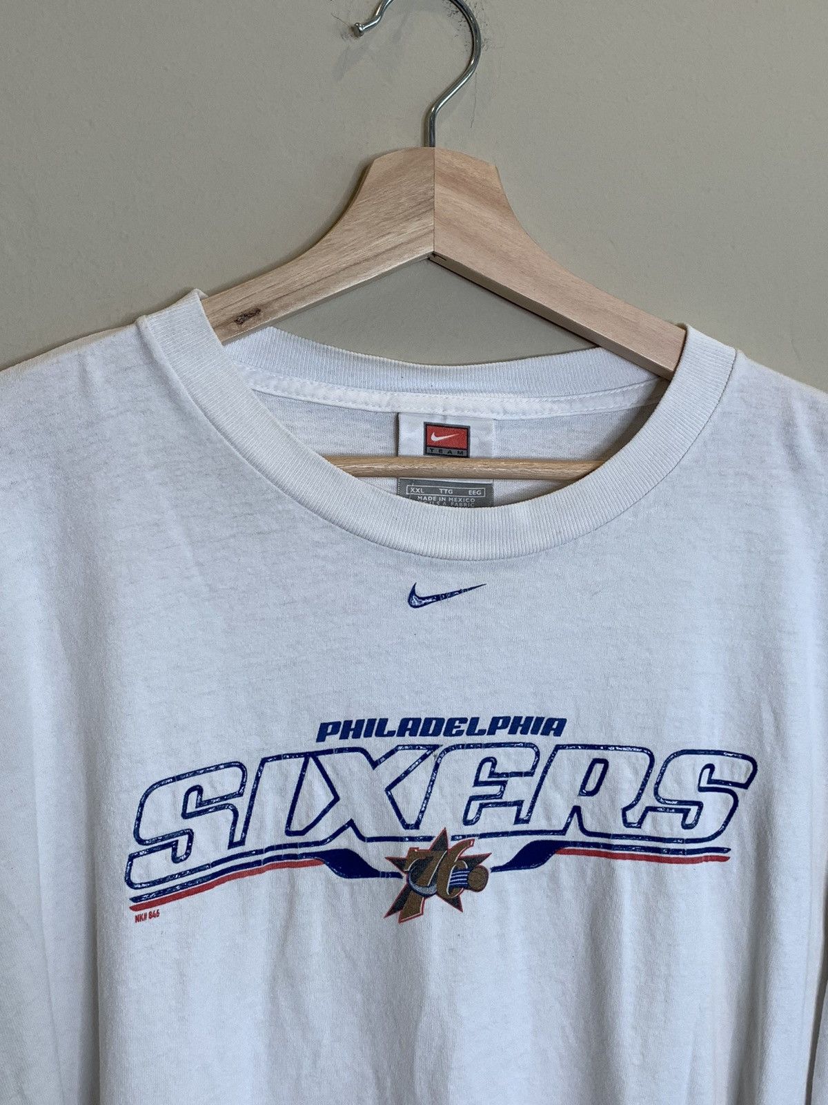 NBA *RARE* Vintage Nike Philadelphia 76ers Center Swoosh Shirt Size US XXL / EU 58 / 5 - 3 Thumbnail