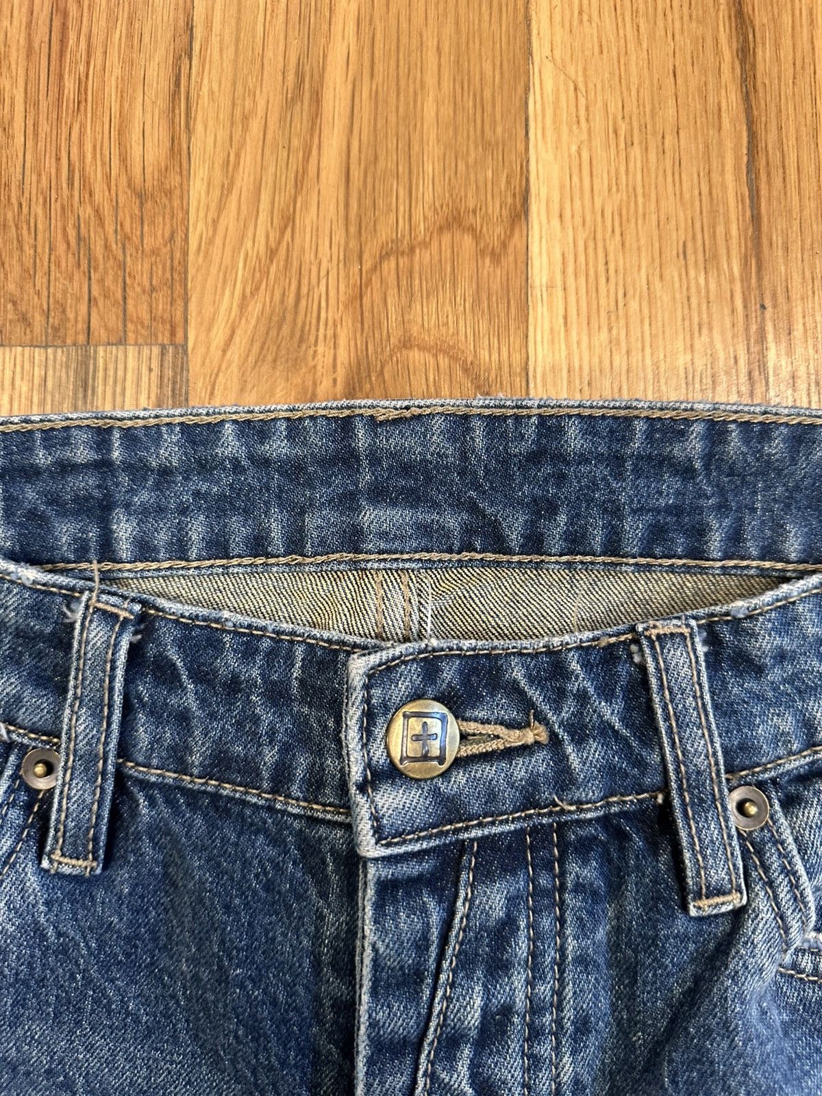 Ksubi Ksubi Knee Distress Dark Blue Denim Jeans Size 31 Size US 31 - 3 Thumbnail