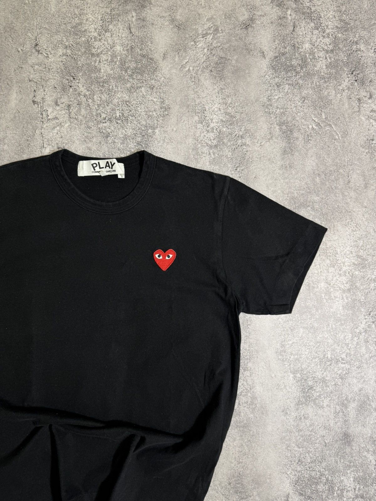 Comme des Garcons PLAY × Designer × Japanese Brand Play Comme des garçons heart logo designer Japanese tee Size US M / EU 48-50 / 2 - 3 Thumbnail