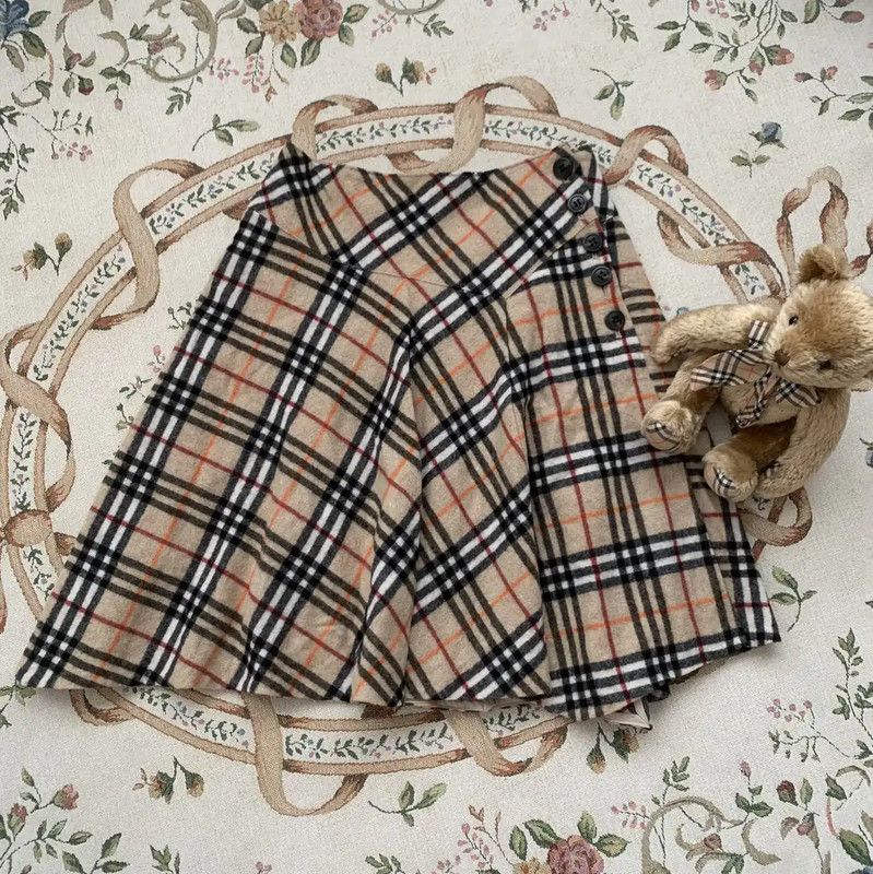 Burberry Burberry Women's Khaki Wool Skirt Size 23" - 1 Thumbnail