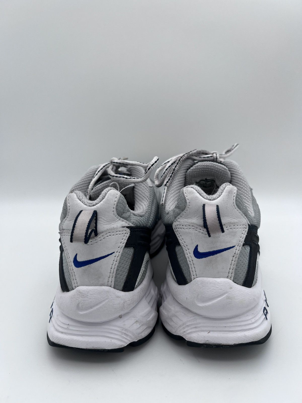 Nike NICE 2007 Nike Air Copious Shoes Mens US10 White Gray Size US 10 / EU 43 - 5 Thumbnail