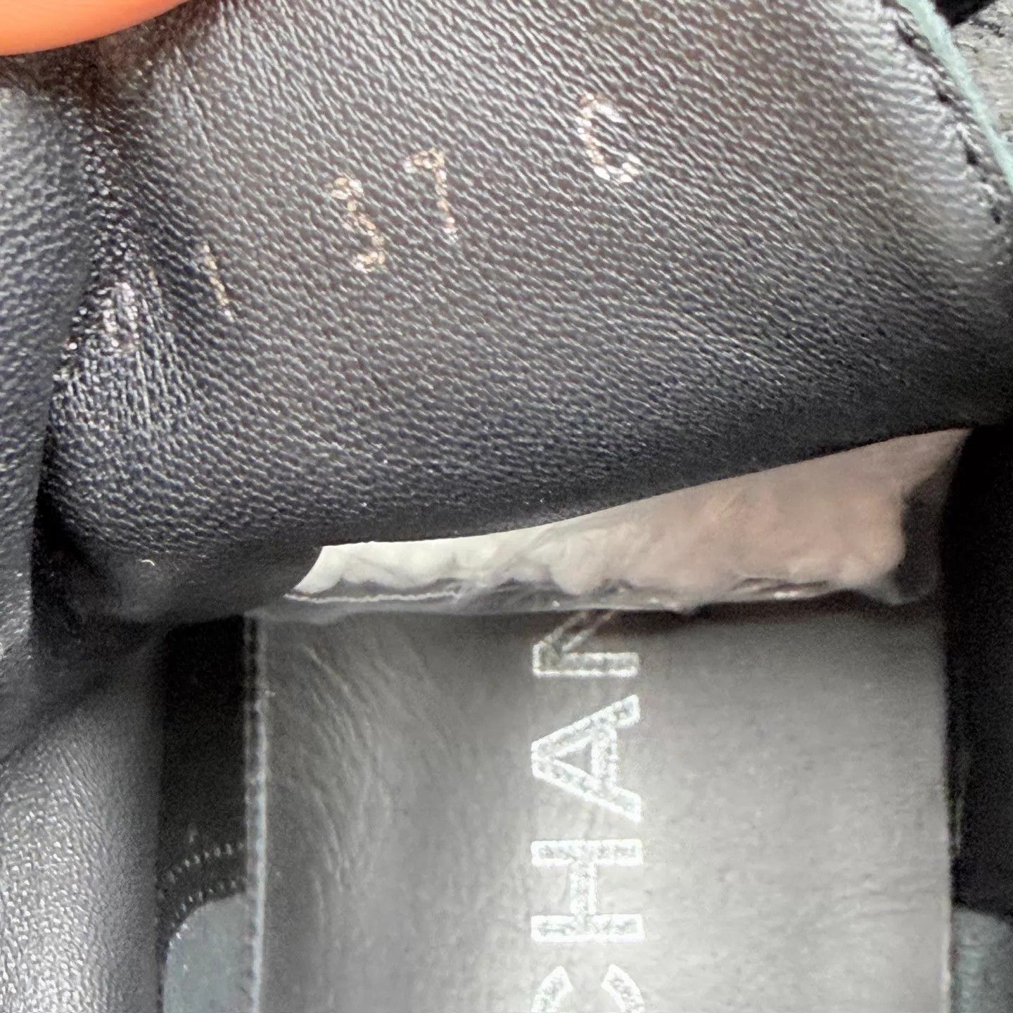 Chanel CHANEL Black & White Logo High-Top Sneaker 37 Size US 6.5 / IT 36.5 - 7 Thumbnail
