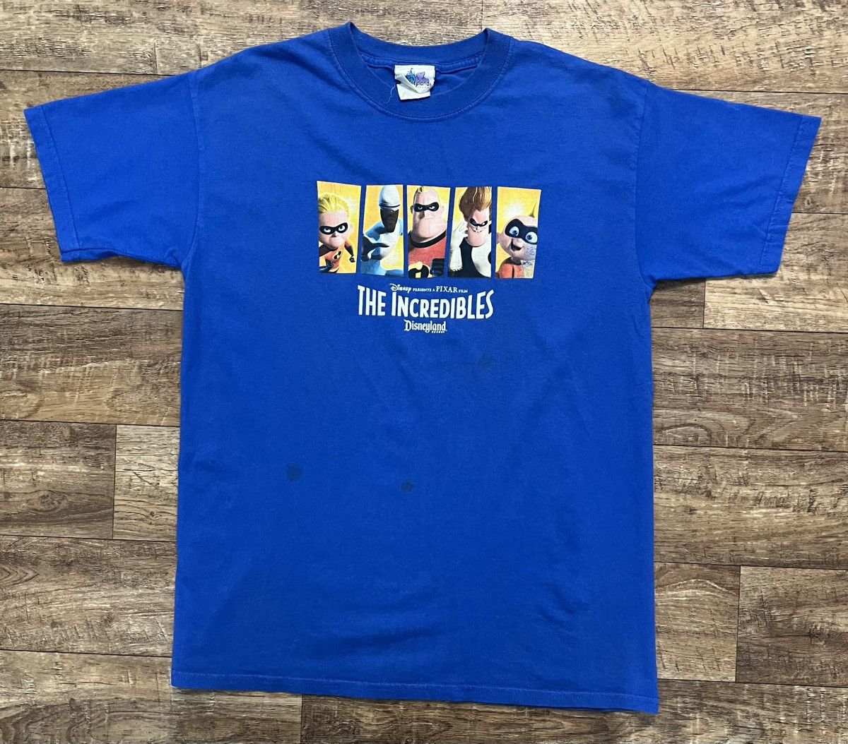 Disney The Incredibles early 2000s the boys only disneyland tee Size US M / EU 48-50 / 2 - 3 Thumbnail