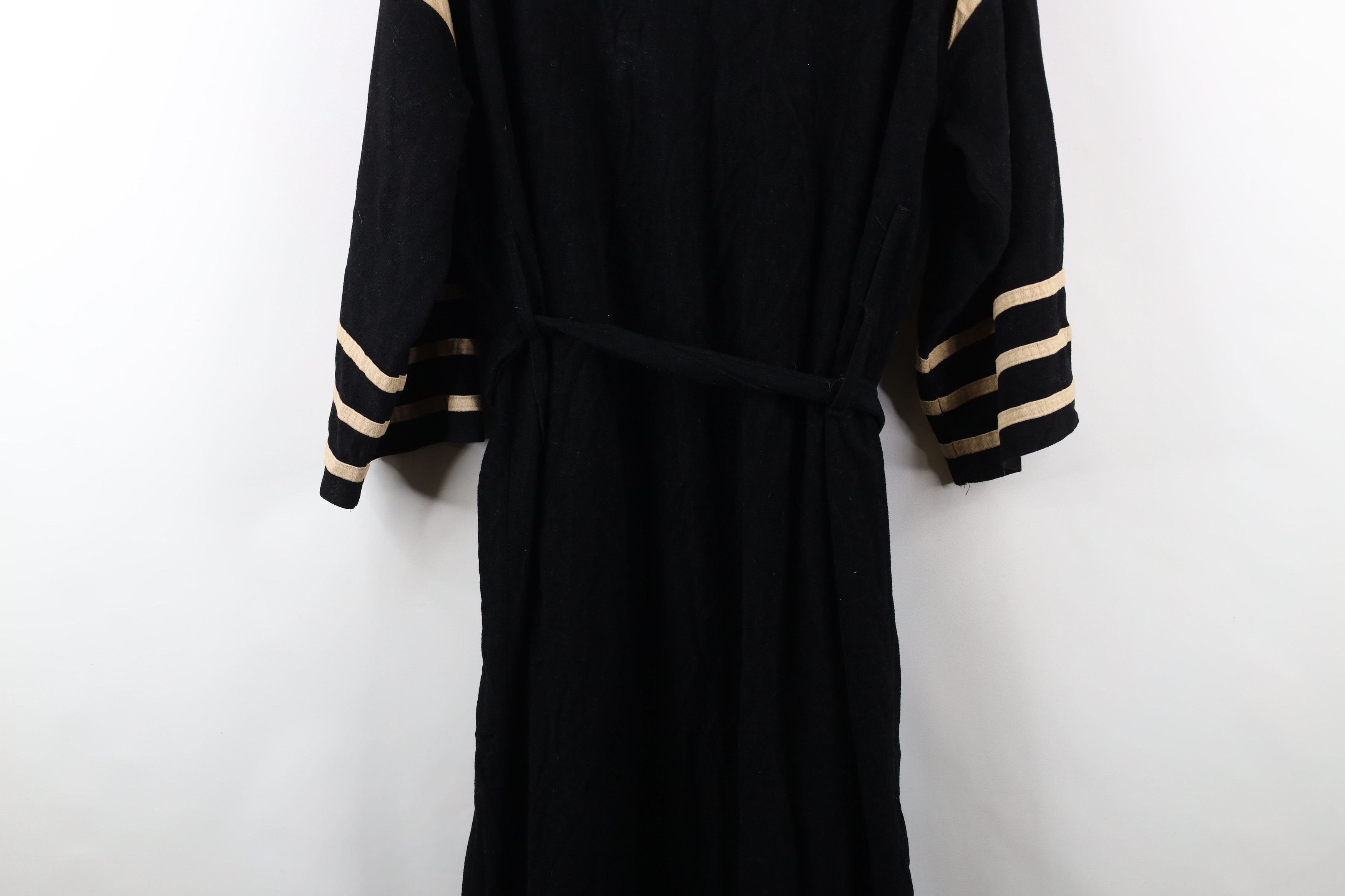 Vintage Vintage 60s Streetwear Striped Velour Belted Bath Robe Size US L / EU 52-54 / 3 - 17 Thumbnail