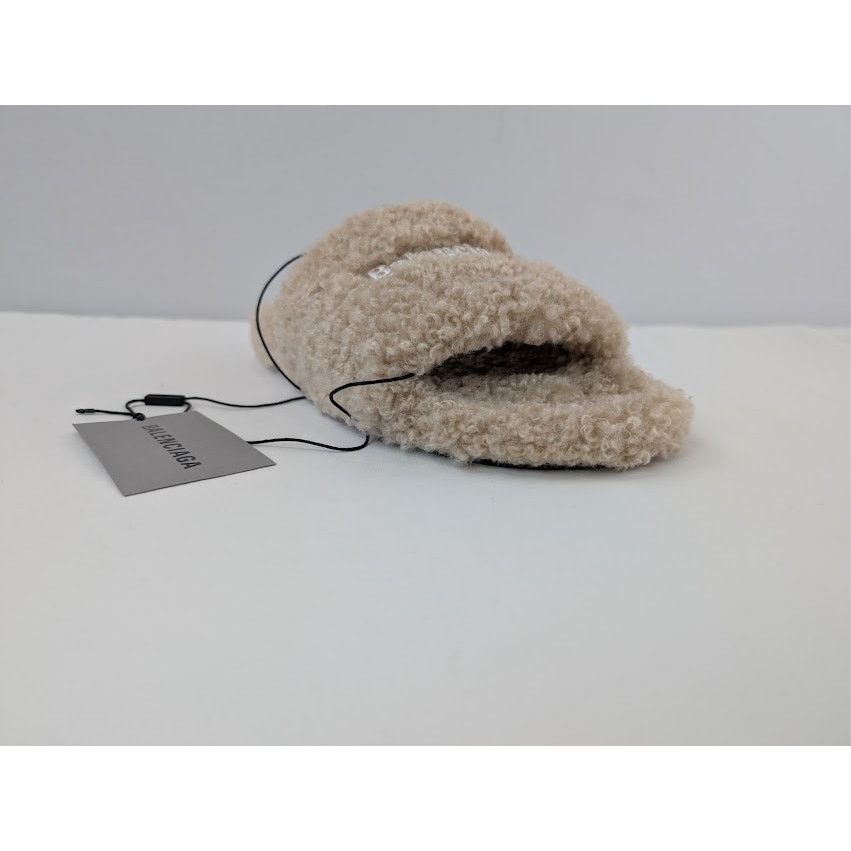 Balenciaga o1rshd1 Fake Furry Slide Slipper in Beige / White / Red Size US 11 / EU 44 - 2 Thumbnail