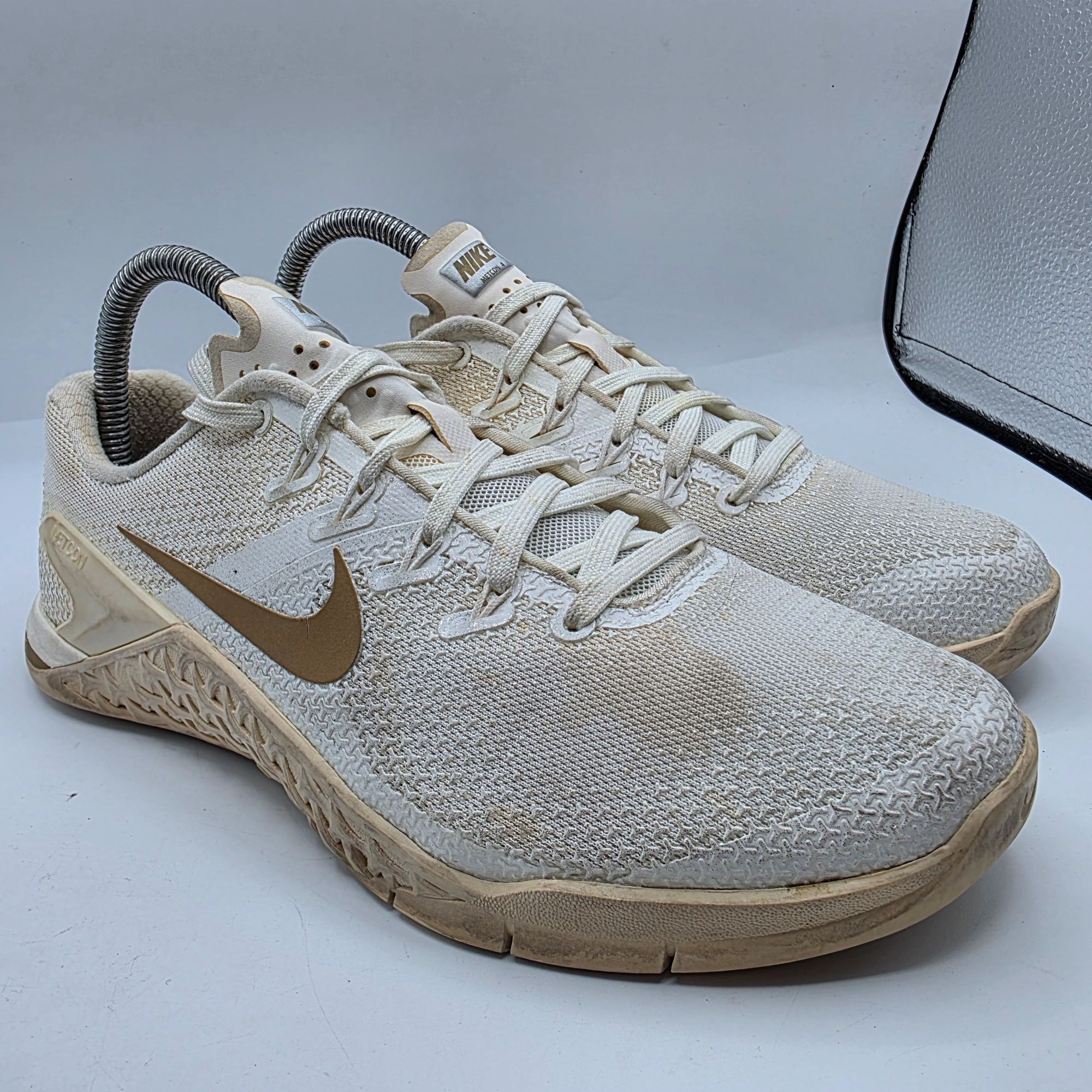 Nike Nike Metcon 4 Womens Size 8 Champagne Metallic Gold Training Size US 8 / IT 38 - 1 Thumbnail