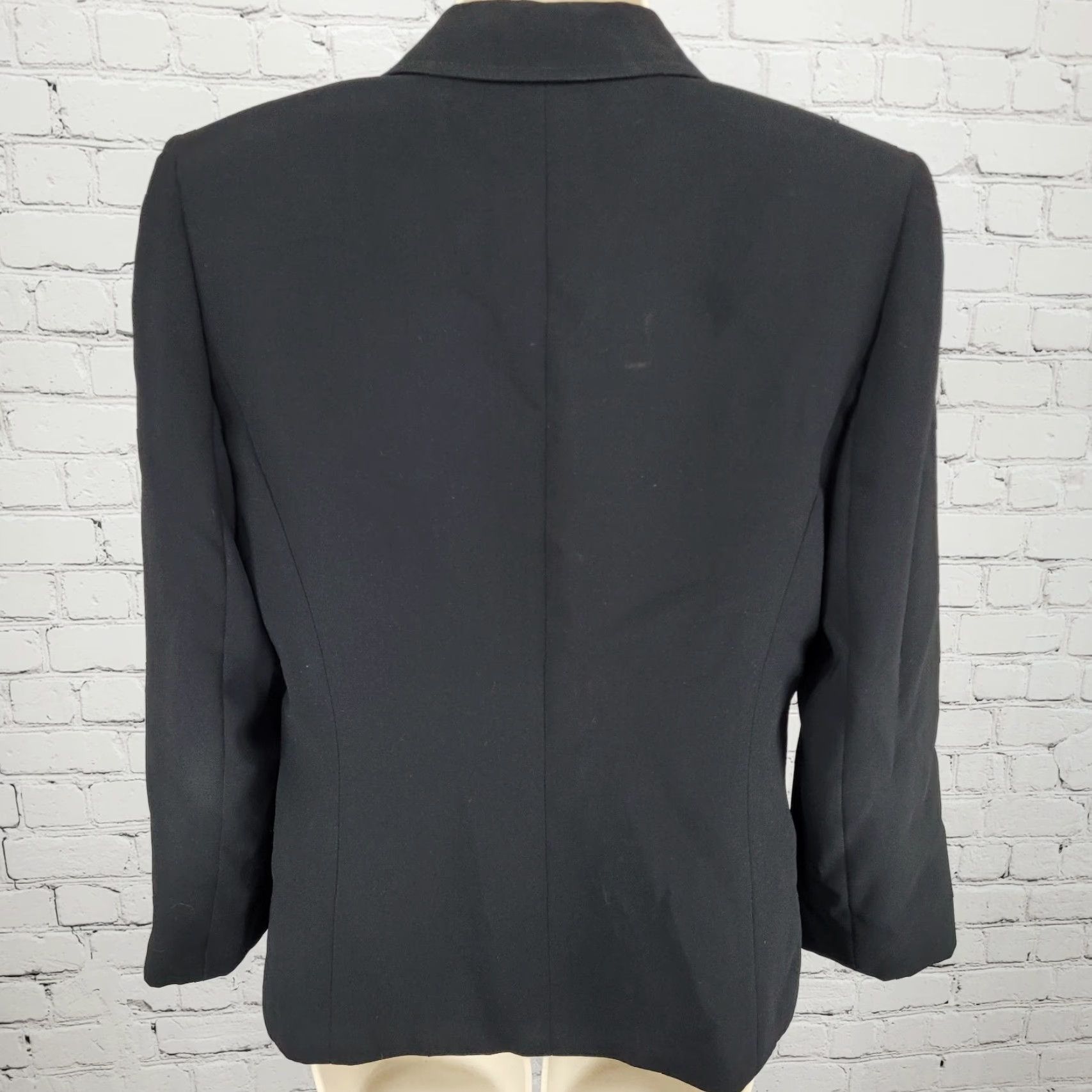 Vintage Tahari Black Snap Front Ventless Lined Notch Blazer Suit Formal Jacket Size 8 Size M / US 6-8 / IT 42-44 - 2 Thumbnail