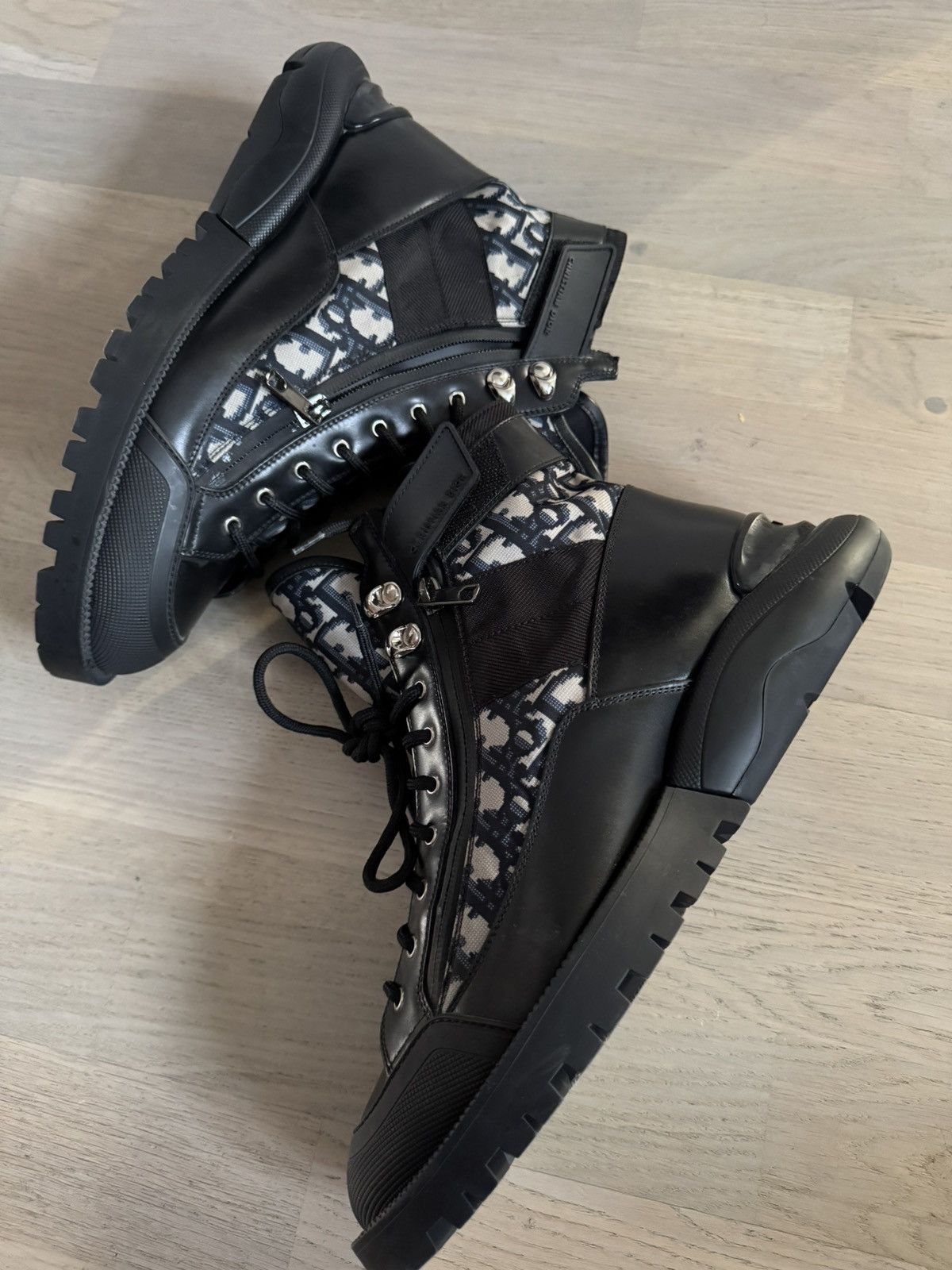 Dior DIOR OBLIQUE boots sz42 study all photos and description plz Size US 9 / EU 42 - 4 Thumbnail