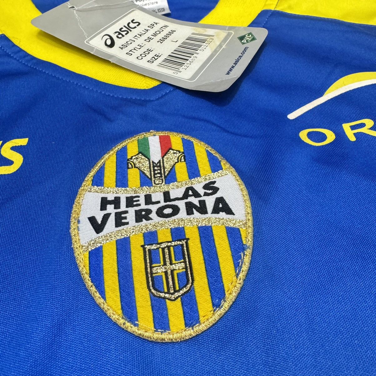 Asics Hellas Verona FC 09/10 home shirt (bnwt) Size US L / EU 52-54 / 3 - 5 Thumbnail