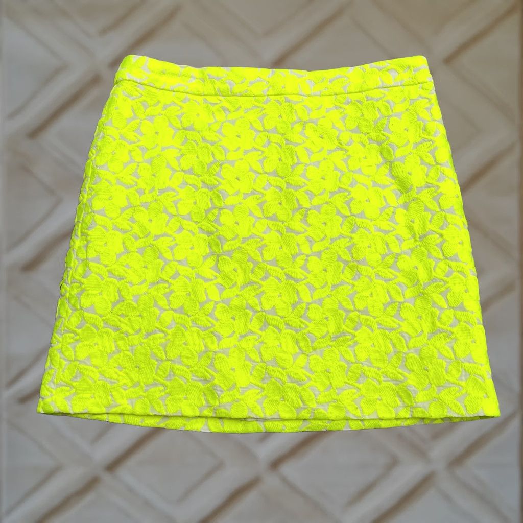 J.Crew J.Crew Embroidered Short Mini Pencil Skirt Womens 0 Neon Yellow Floral Casual Size 25" / US 0 / IT 36 - 1 Thumbnail