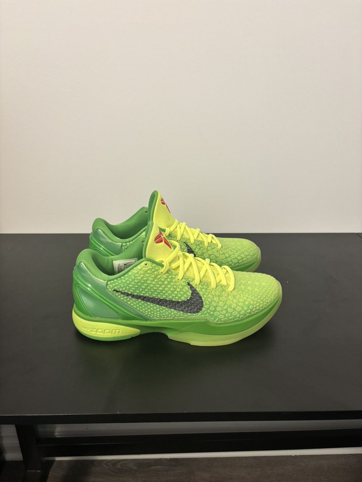 Nike Kobe 6 Grinch Size US 11 / EU 44 - 2 Thumbnail